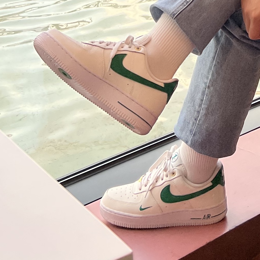 (W) Nike Air Force 1 '07 SE 40th Anniversary Join Forces Sail Malachite 착용 스타일 - 4