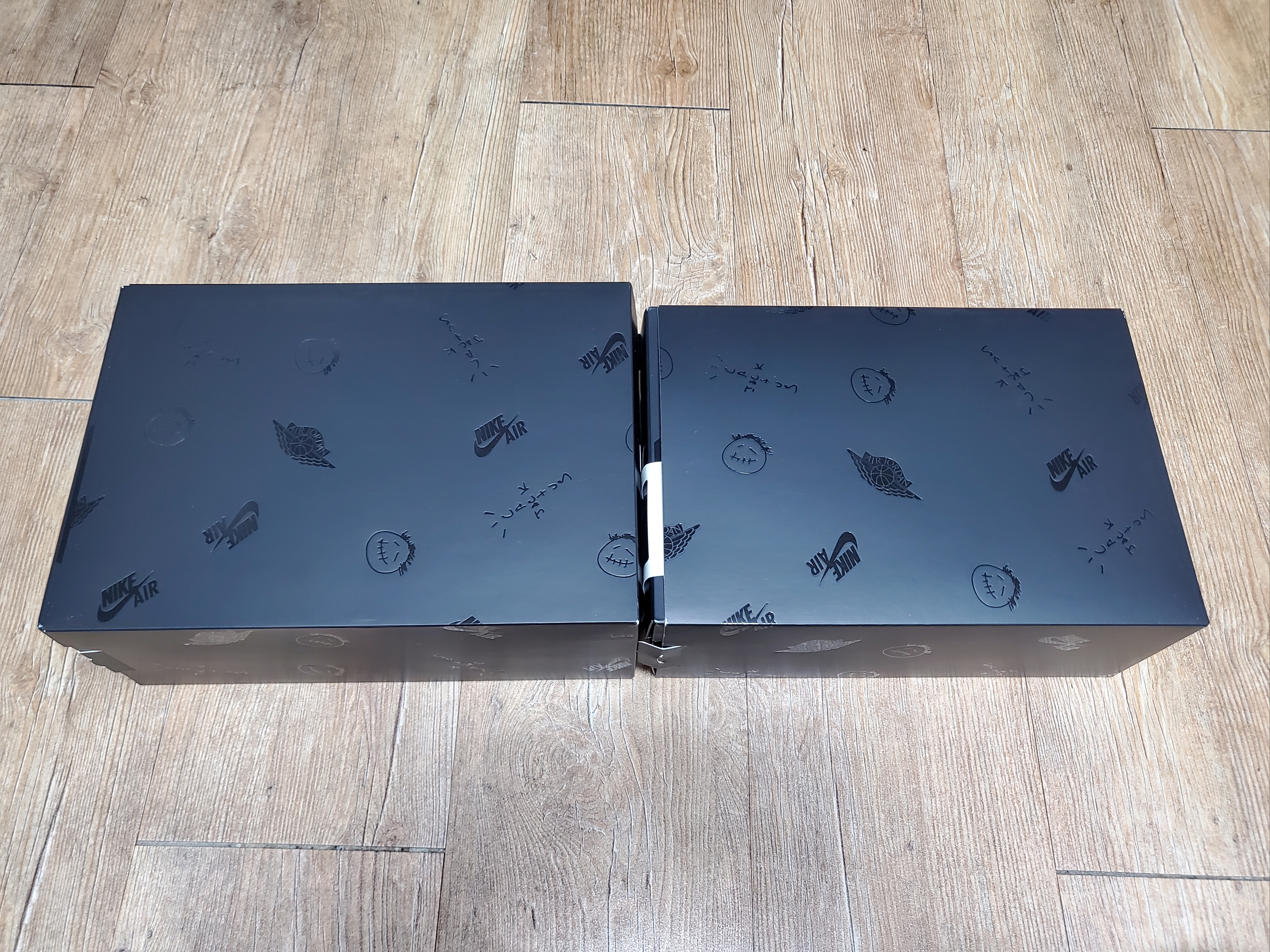 Jordan 1 x Travis Scott Retro Low OG SP Black Phantom 착용 스타일