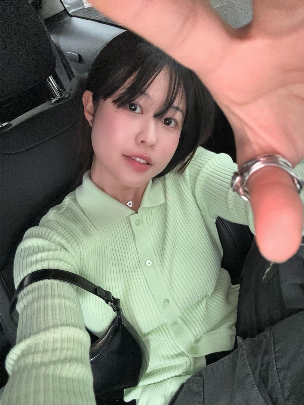[KREAM 단독] Haveless Women Linda Modal Blend Cardigan Lime 착용 스타일