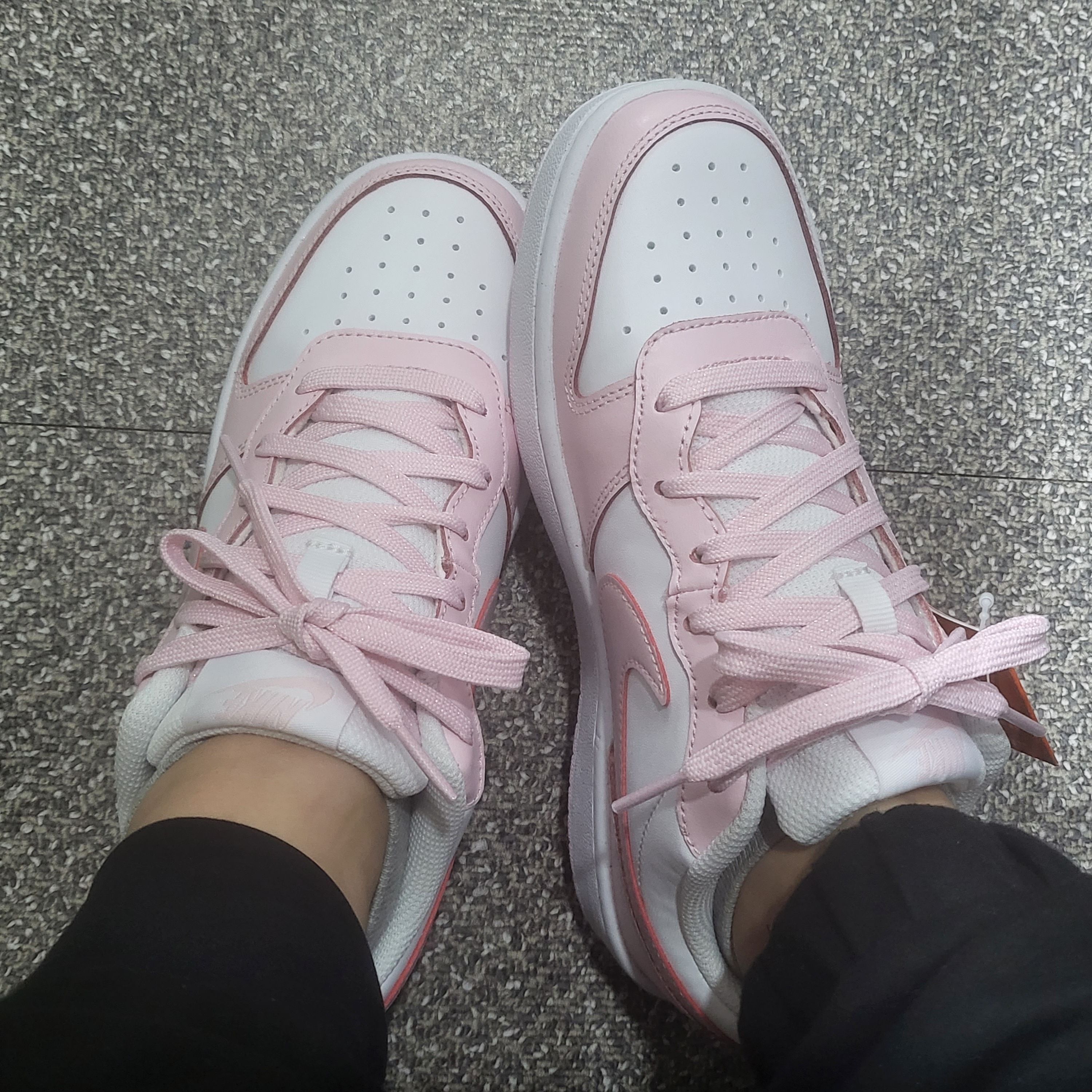 (GS) Nike Court Borough 2 SE White Pink Foam 착용 스타일 - 1
