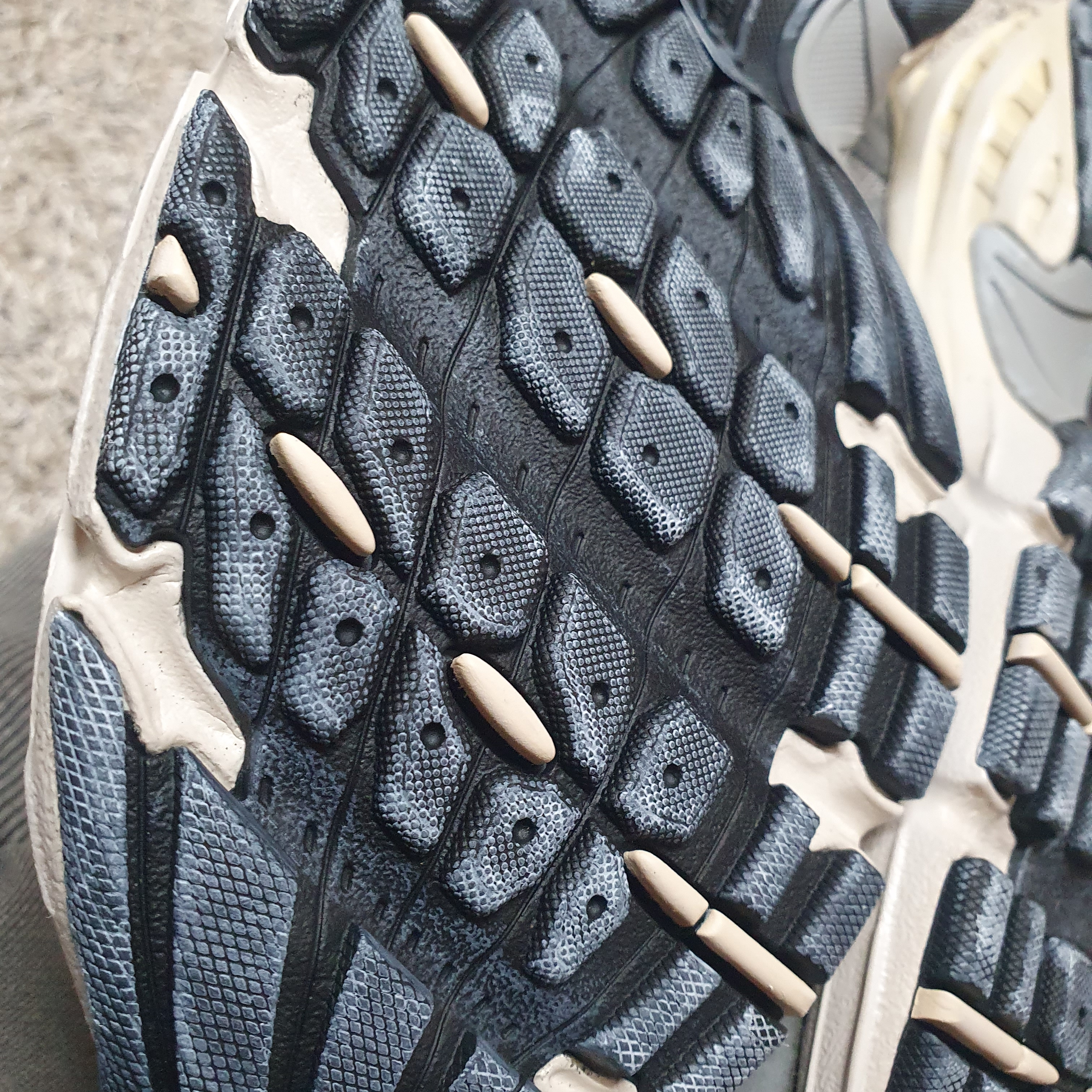 New Balance 530 Premium Vintage Grey Matter 착용 스타일