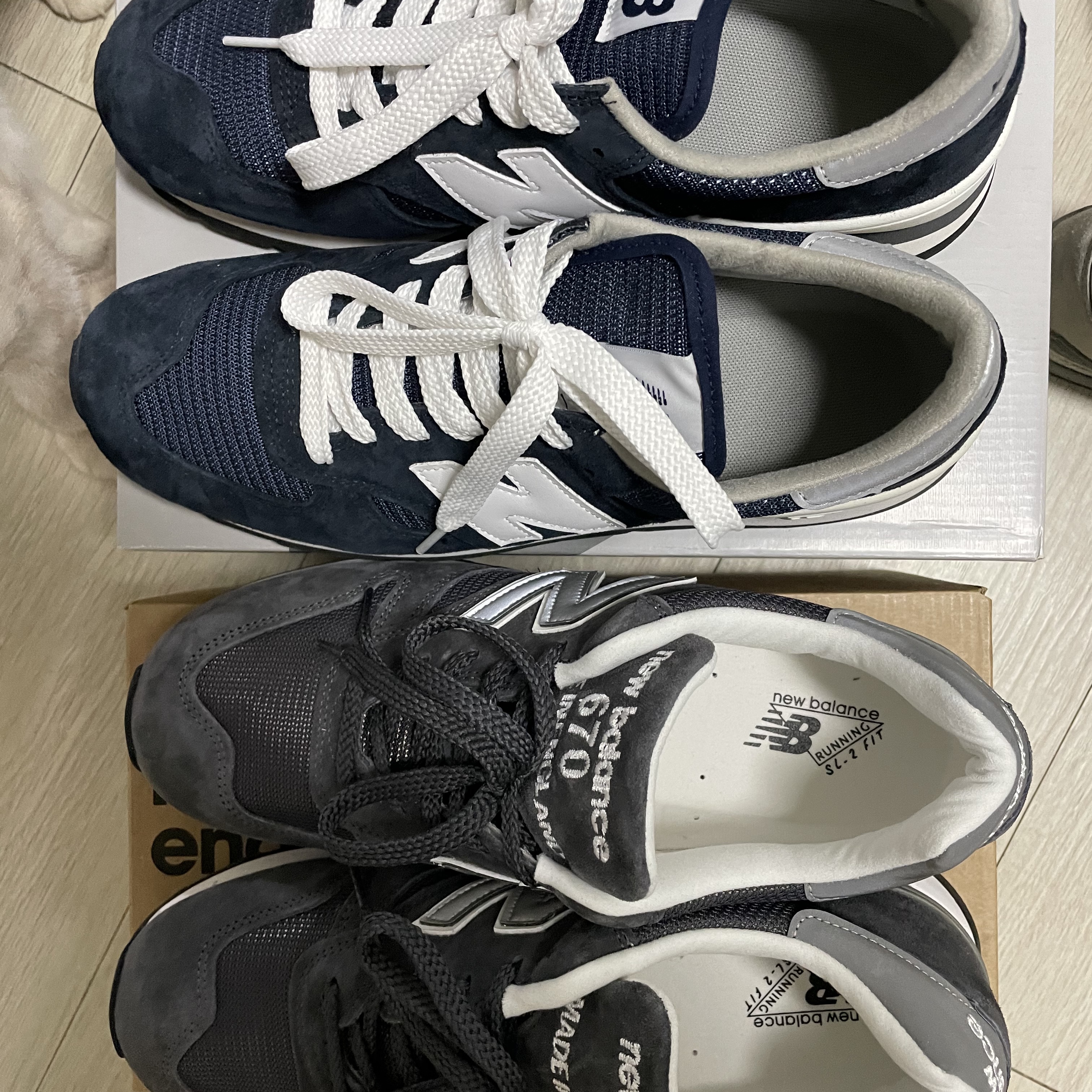 New Balance 990v1 Made in USA Navy 착용 스타일 - 2