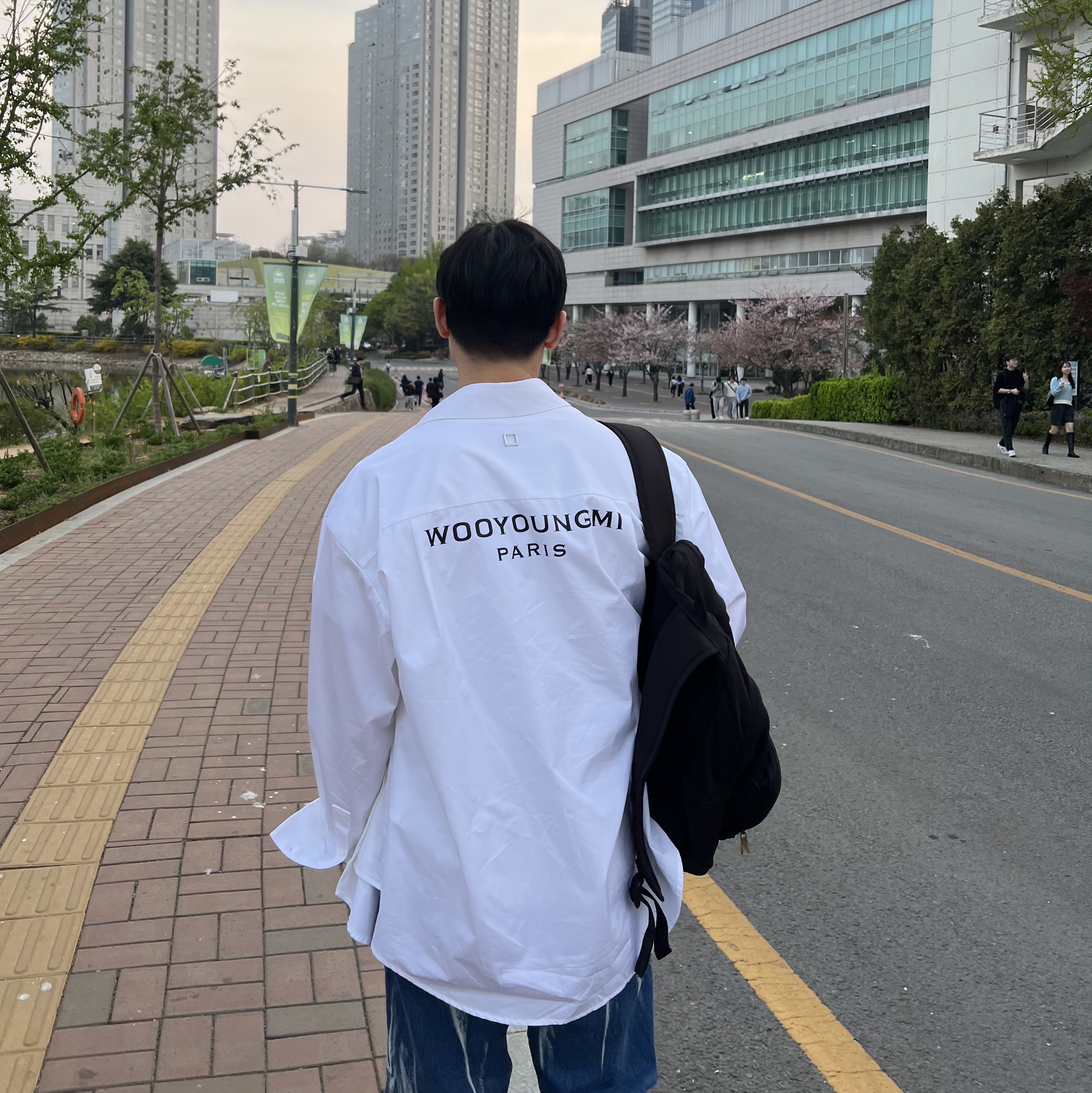 Our Legacy Extended Third Cut Glass Bleach Denim, Wooyoungmi Cotton Back Logo Shirt White - 23SS 착용 스타일 - 2