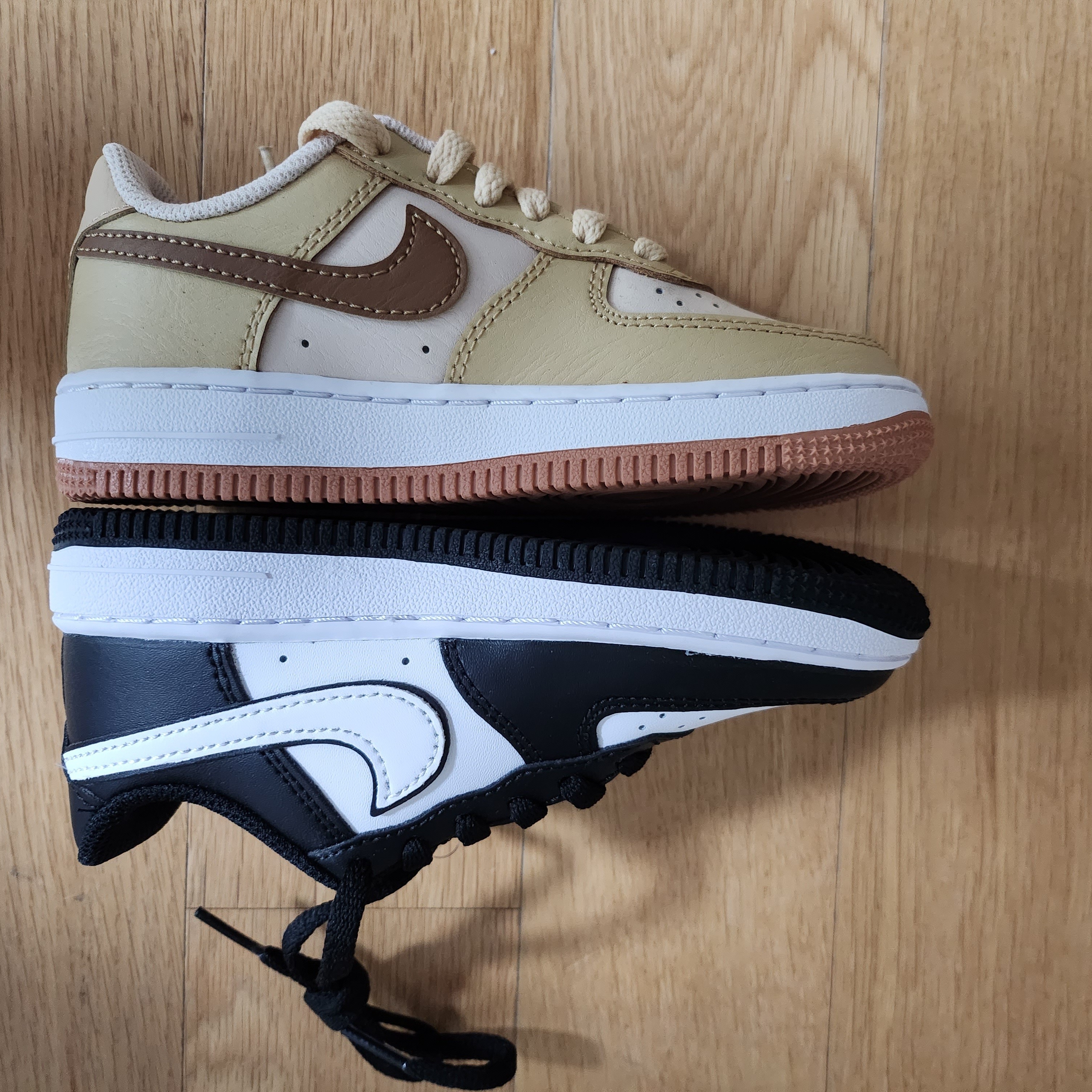 (PS) Nike Air Force 1 LV8 2 Black White, (PS) Nike Force 1 LV8 Pearl White Ale Brown 착용 스타일 - 1