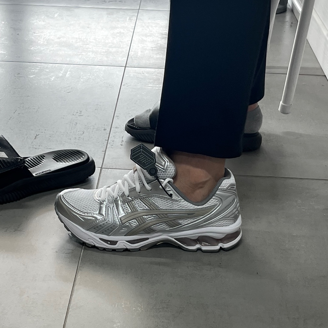 (W) Asics Gel-Kayano 14 White Moonrock 착용 스타일 - 1