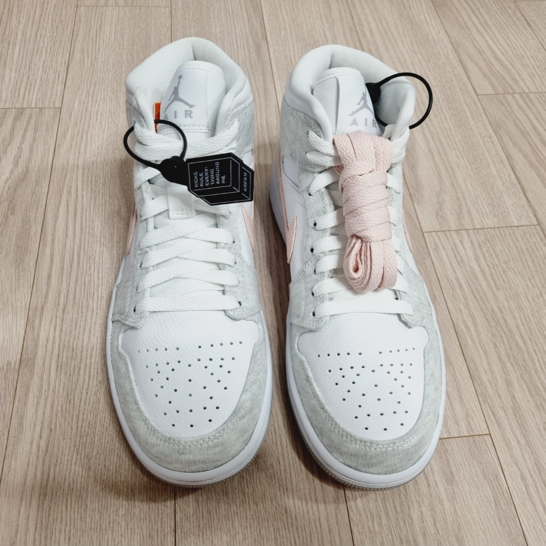 (W) Jordan 1 Mid SE Light Iron Ore 착용 스타일 - 3