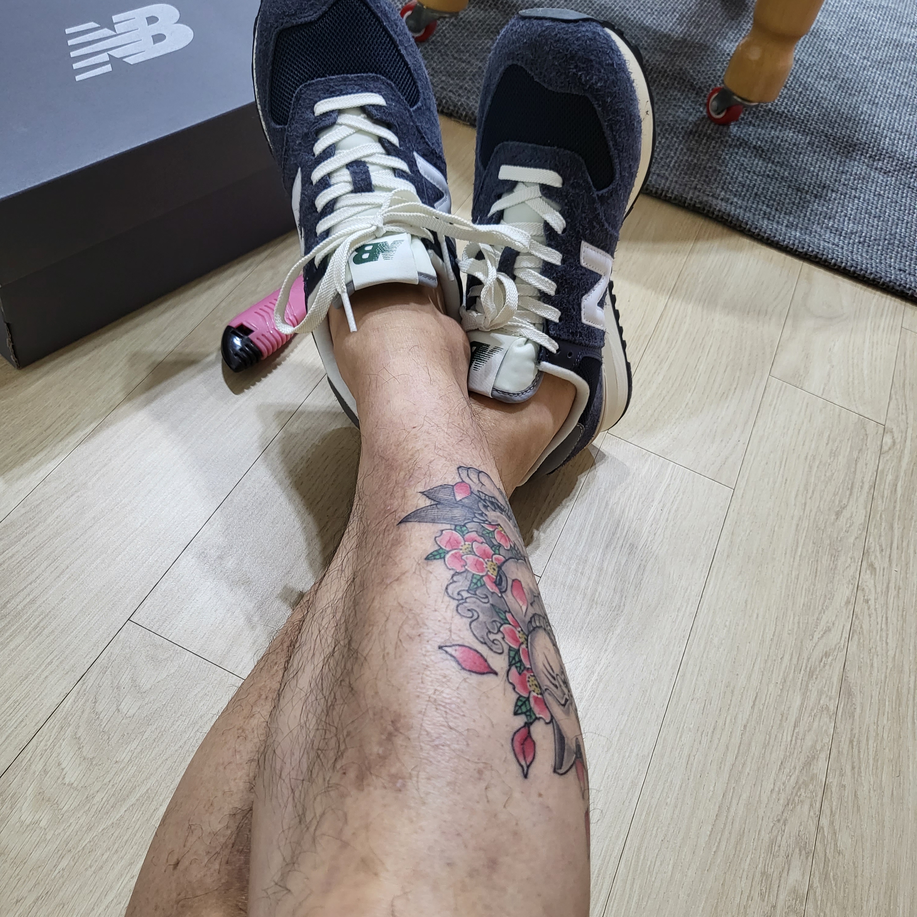 New Balance 574 Heritage Navy 착용 스타일 - 2