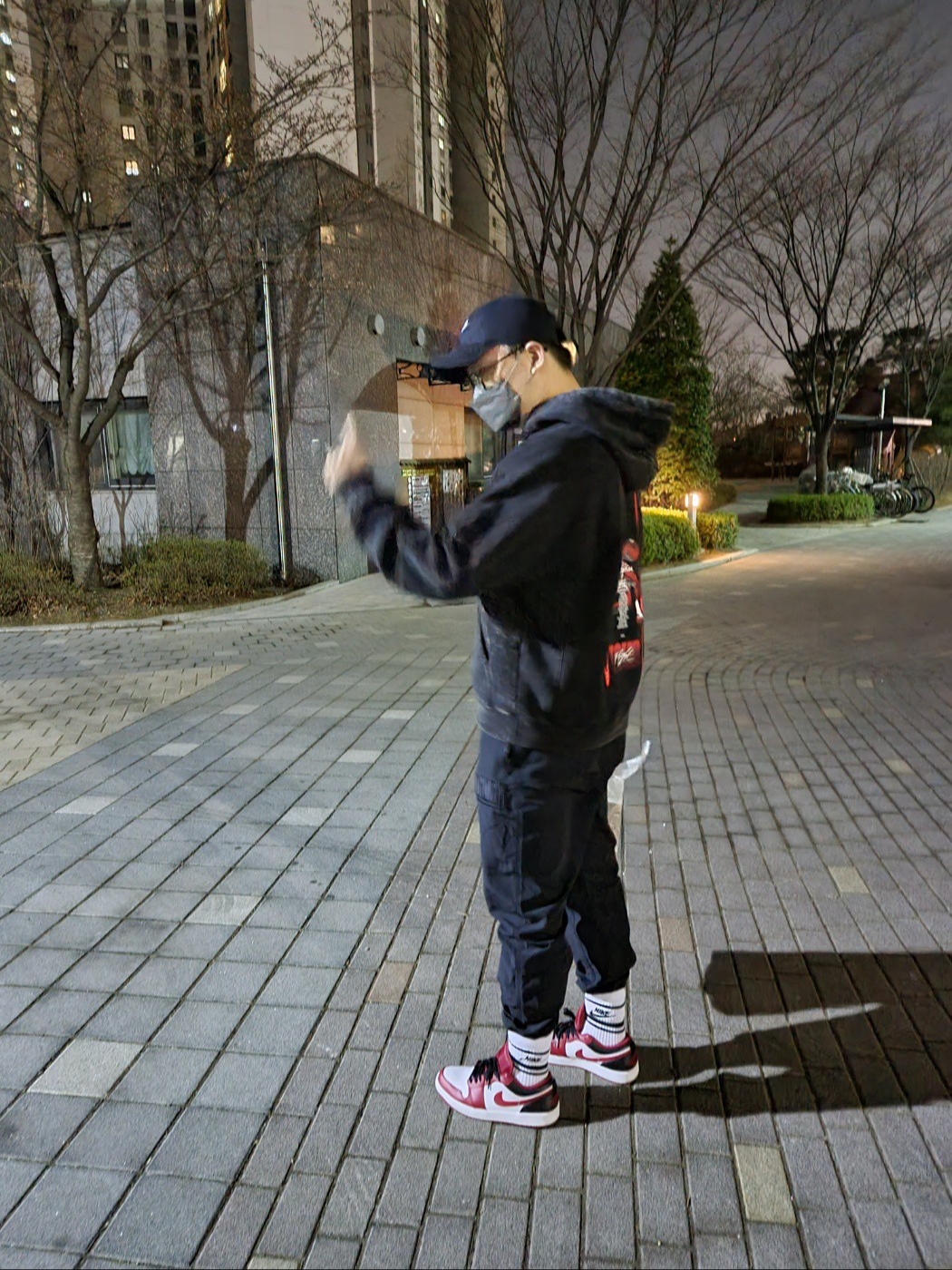 Jordan 1 Low White Gym Red Black, Nike Heritage 86 Futura Washed Cap Black White 착용 스타일