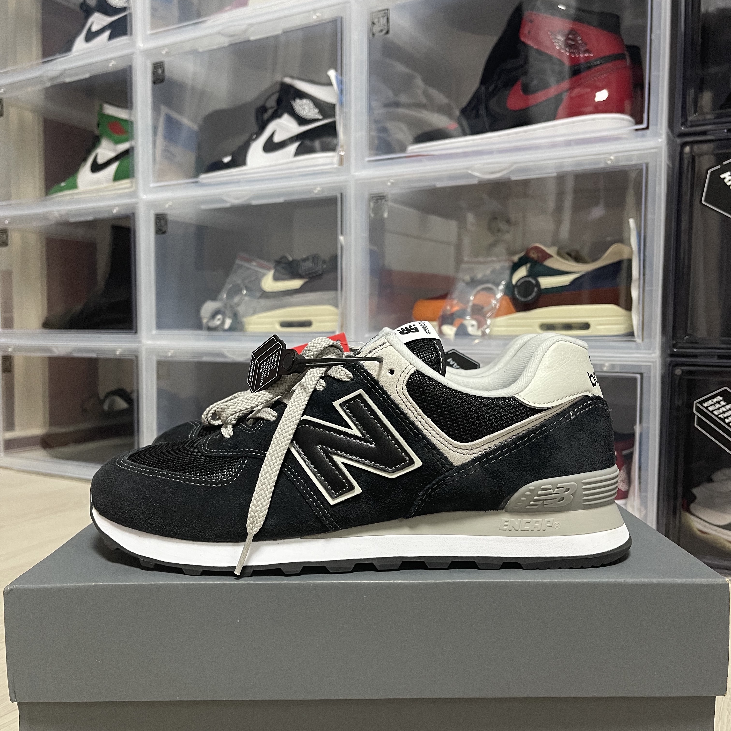 New Balance 574 Classic Black - D Standard 착용 스타일 - 2