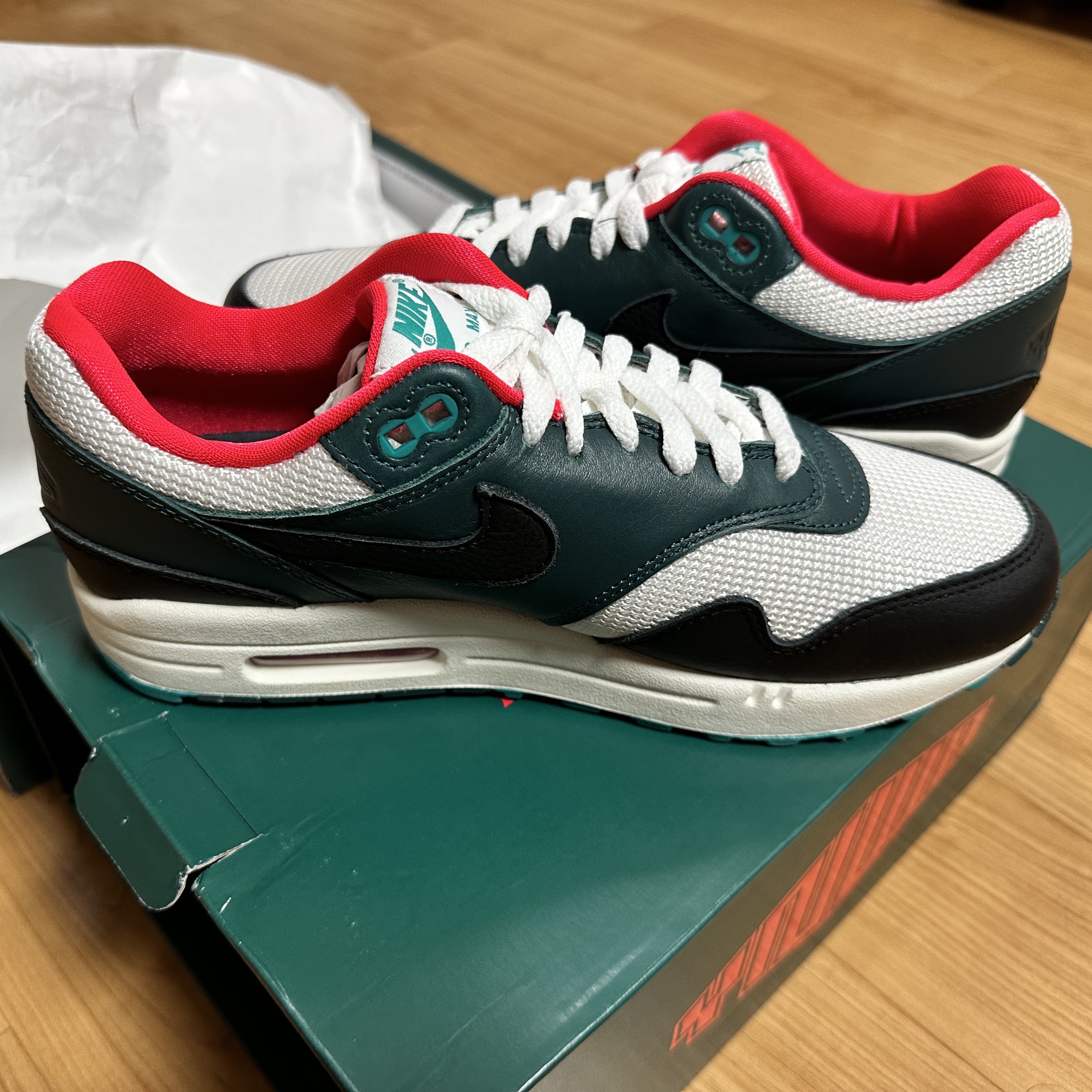Nike x LFC x LeBron James Air Max 1 Gorge Green 착용 스타일 - 3
