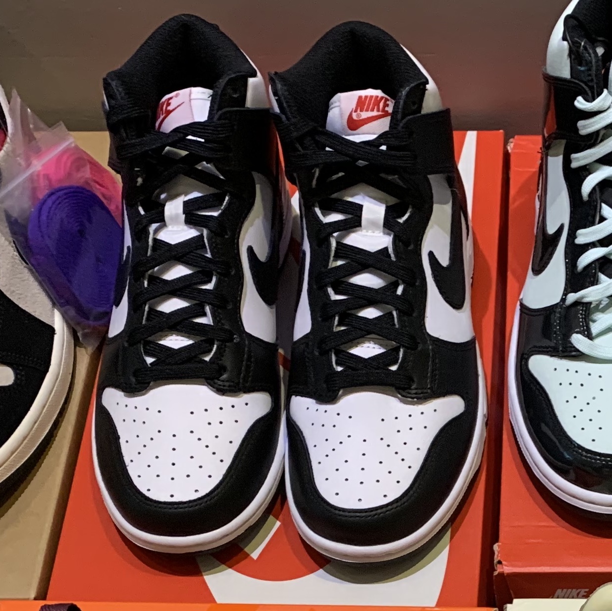 (W) Nike Dunk High Black and White 착용 스타일