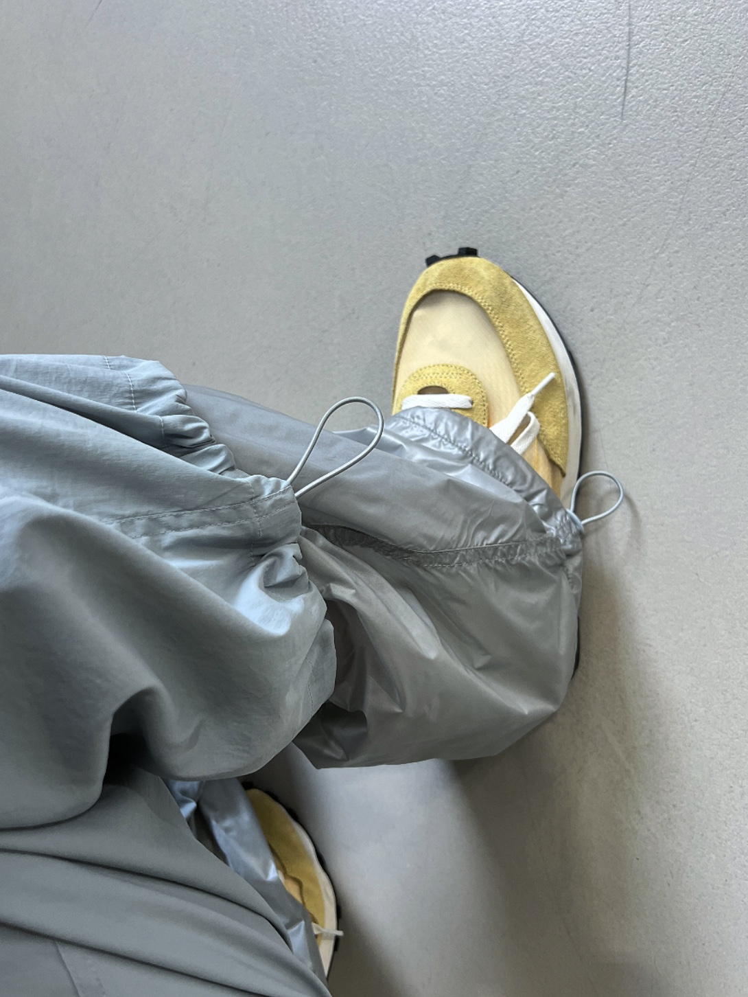 Nike Daybreak SP Topaz Gold 착용 스타일 - 2