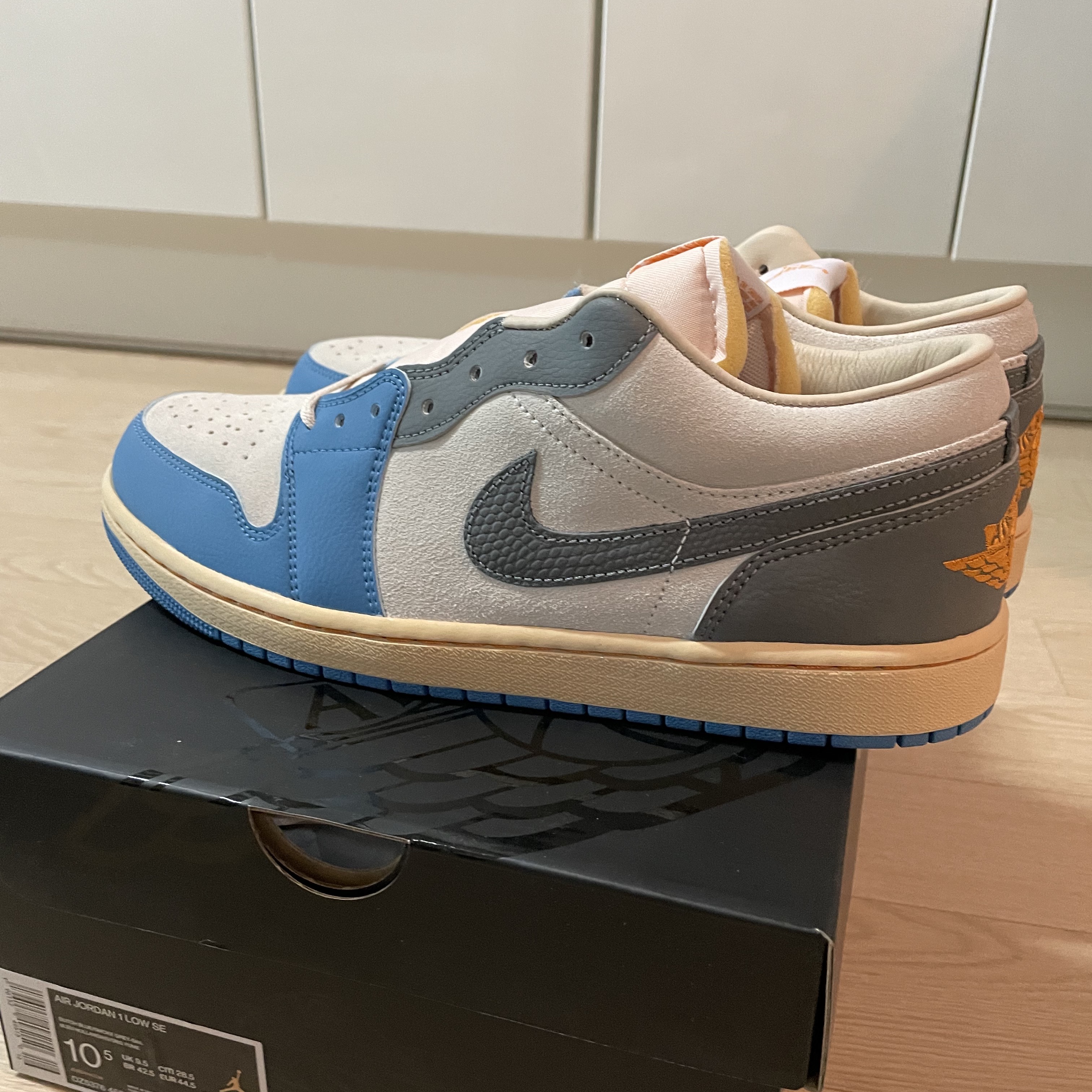 Jordan 1 Low SE Tokyo 96 착용 스타일 - 3