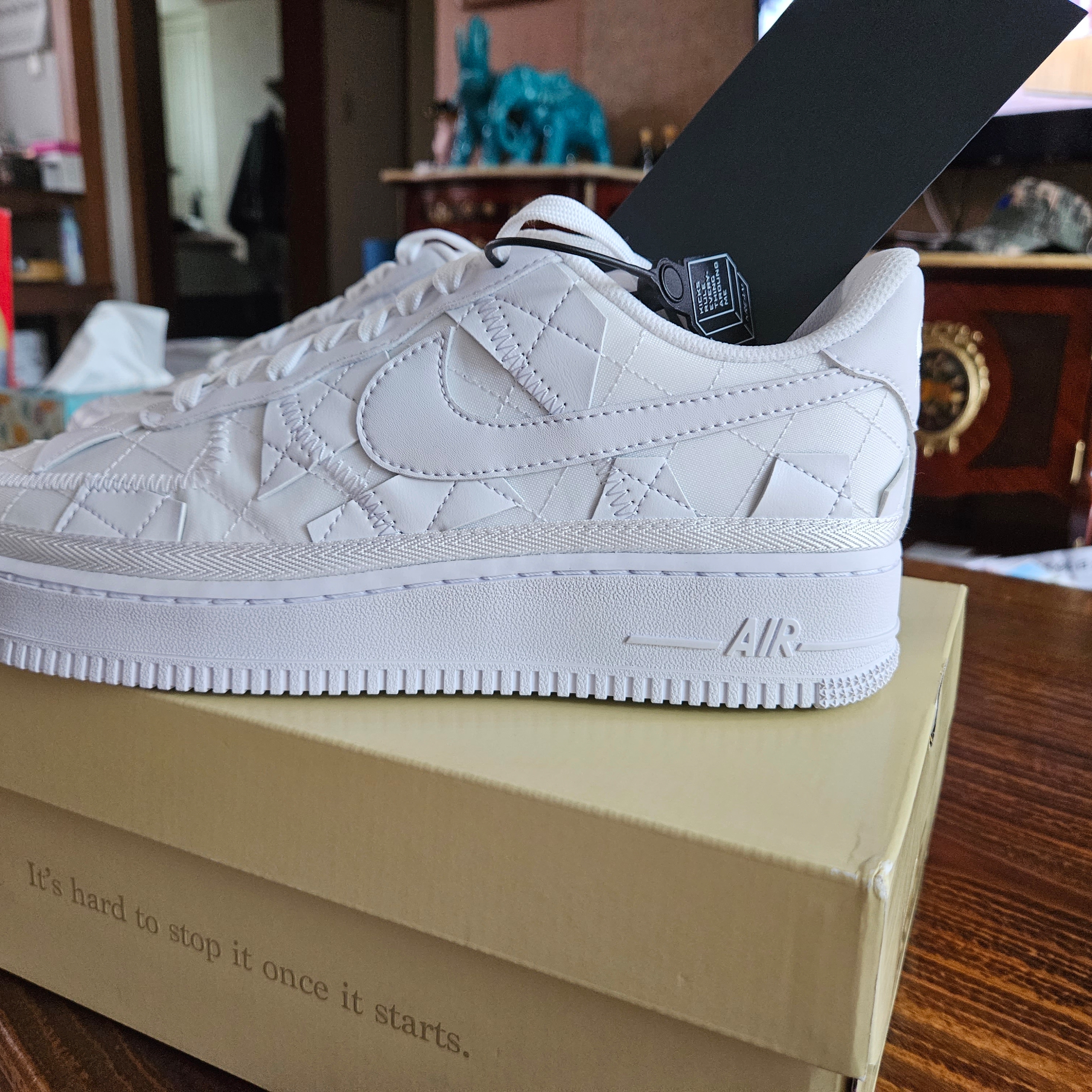 Nike x Billie Eilish Air Force 1 Low SP Triple White 착용 스타일 - 1