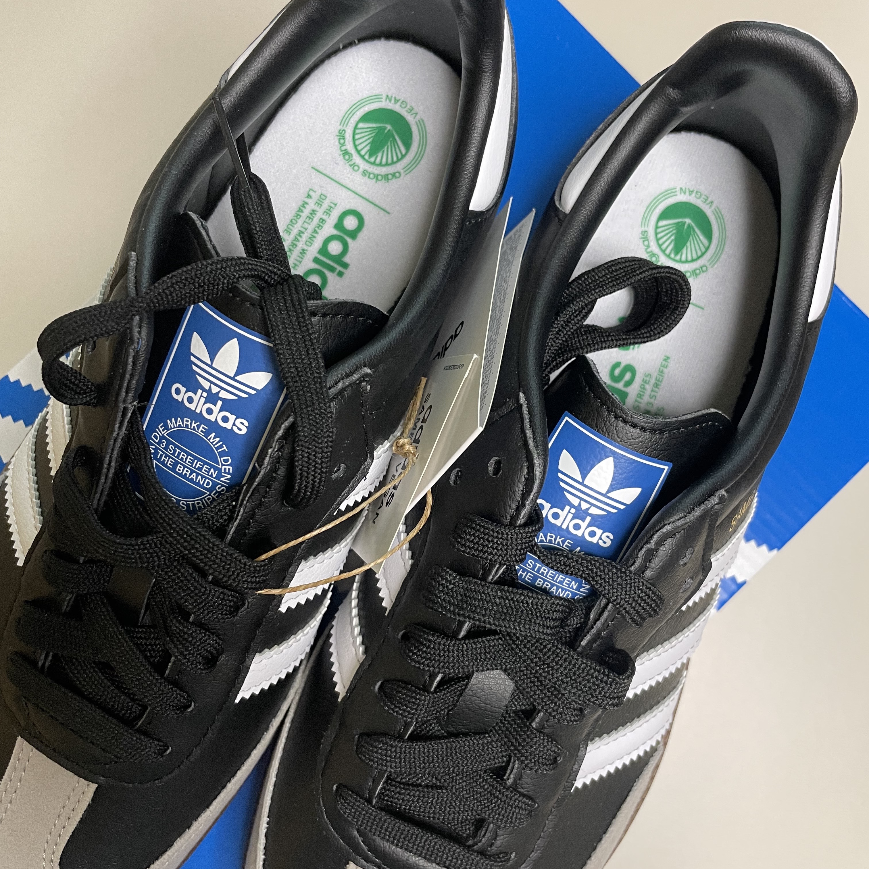 Adidas Samba Vegan Black White 착용 스타일