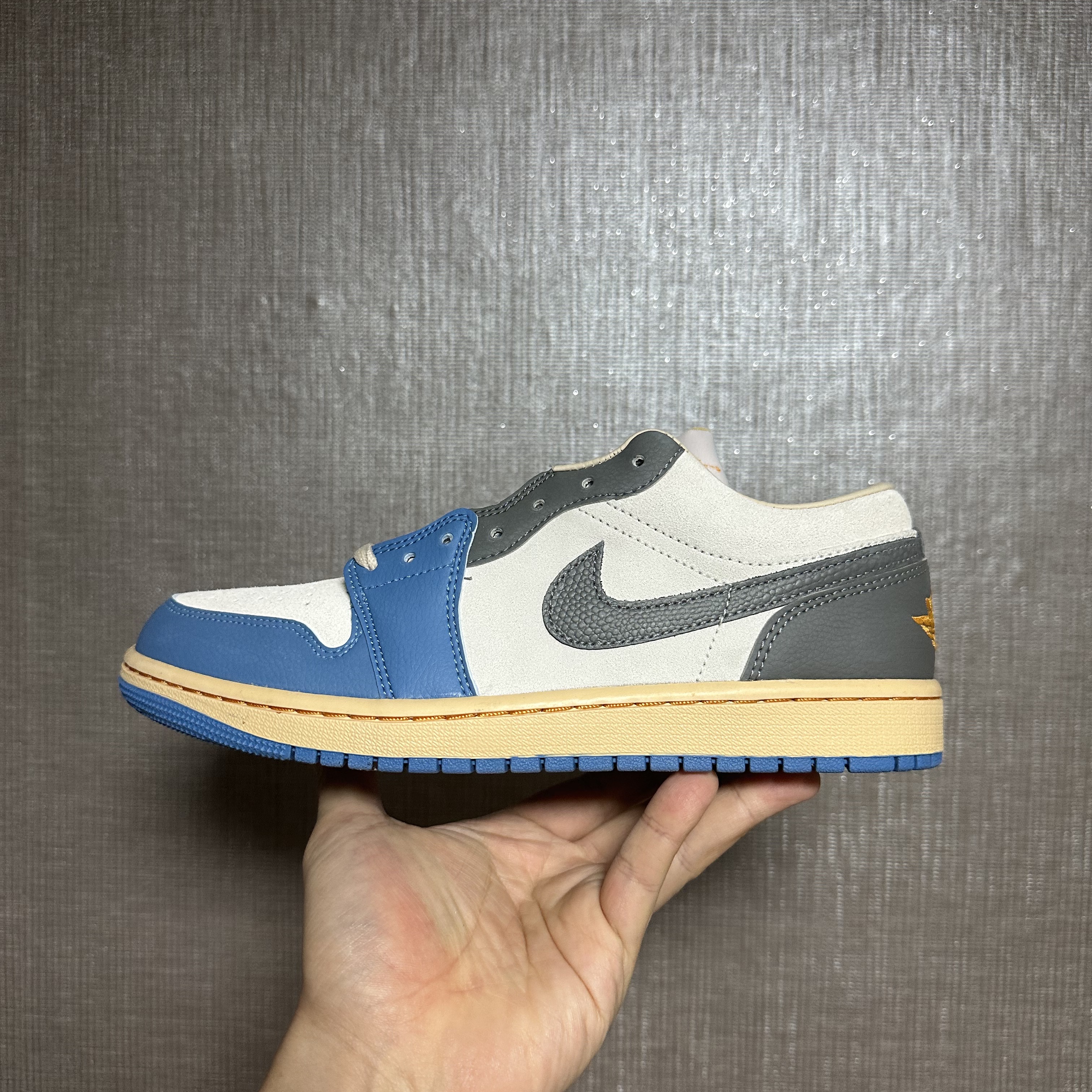 Jordan 1 Low SE Tokyo 96 착용 스타일 - 1