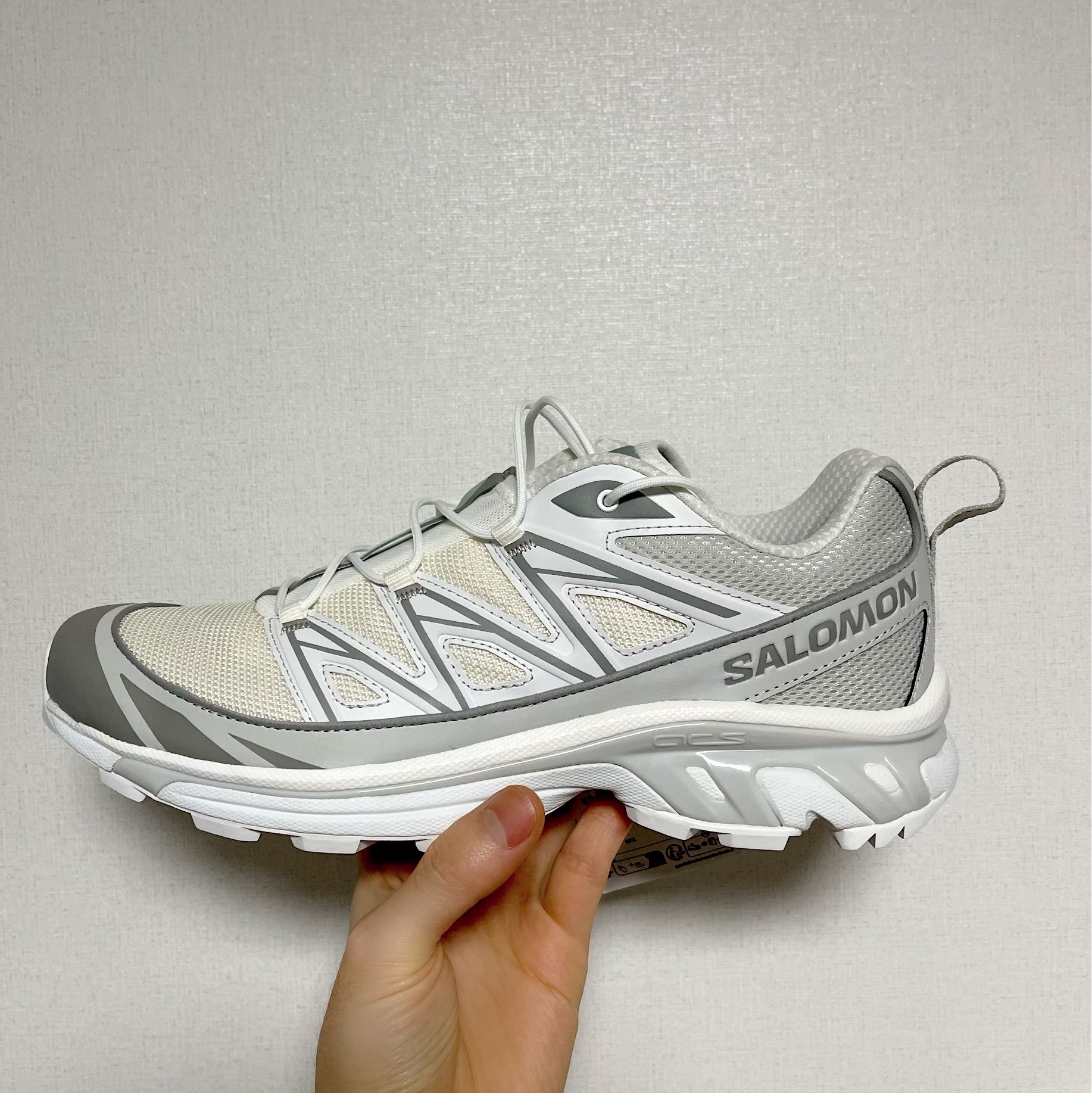 Salomon XT-6 Expanse Vanilla Ice White 착용 스타일 - 1