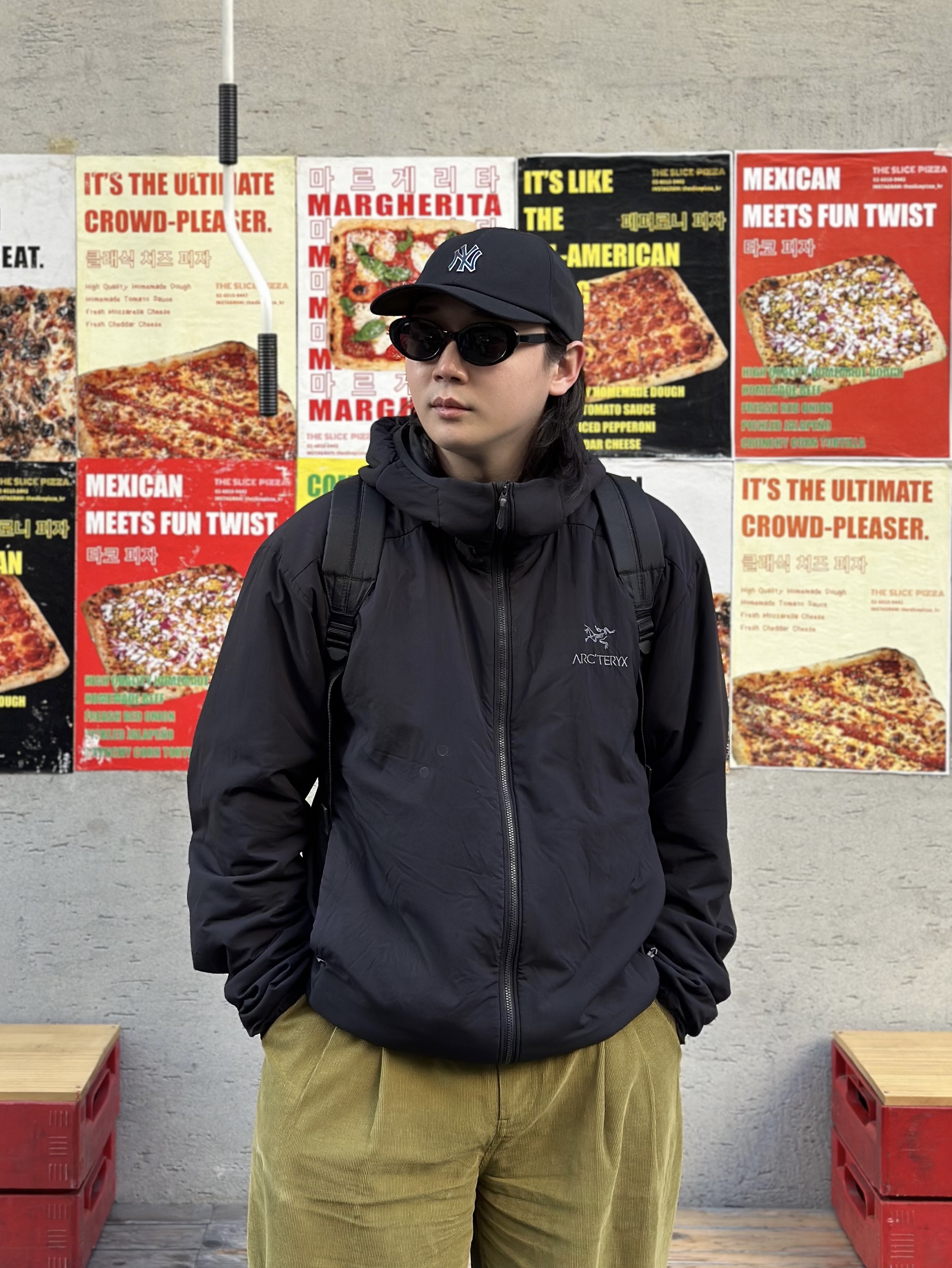 Arc'teryx Atom LT Hoody Black, Sansan Gear Corduroy Pants Olive - 22FW 착용 스타일 - 3