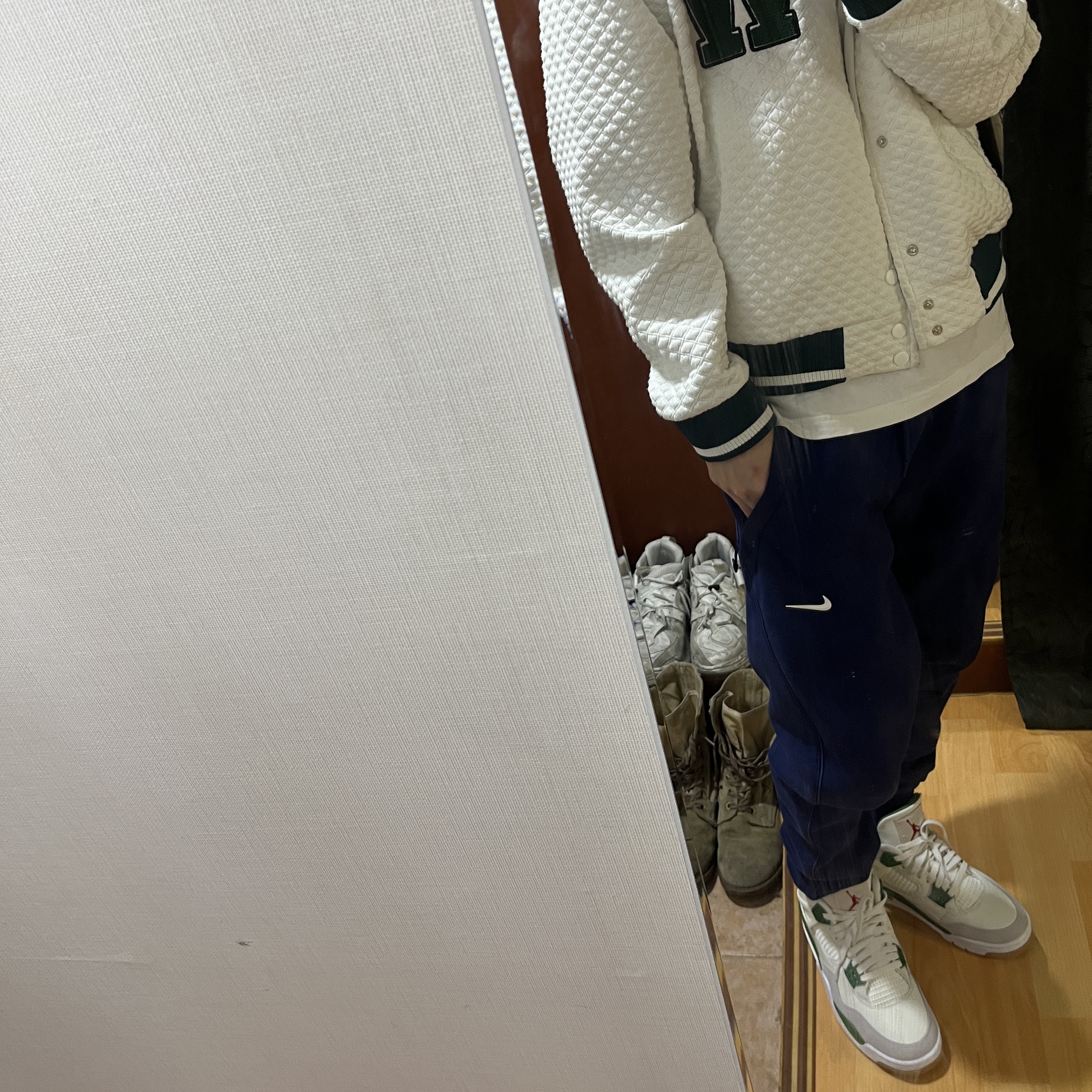 Jordan 4 x Nike SB Retro SP Pine Green, Nike x Drake Nocta Cardinal Stock Essential Fleece Pants Navy - US/EU 착용 스타일 - 2