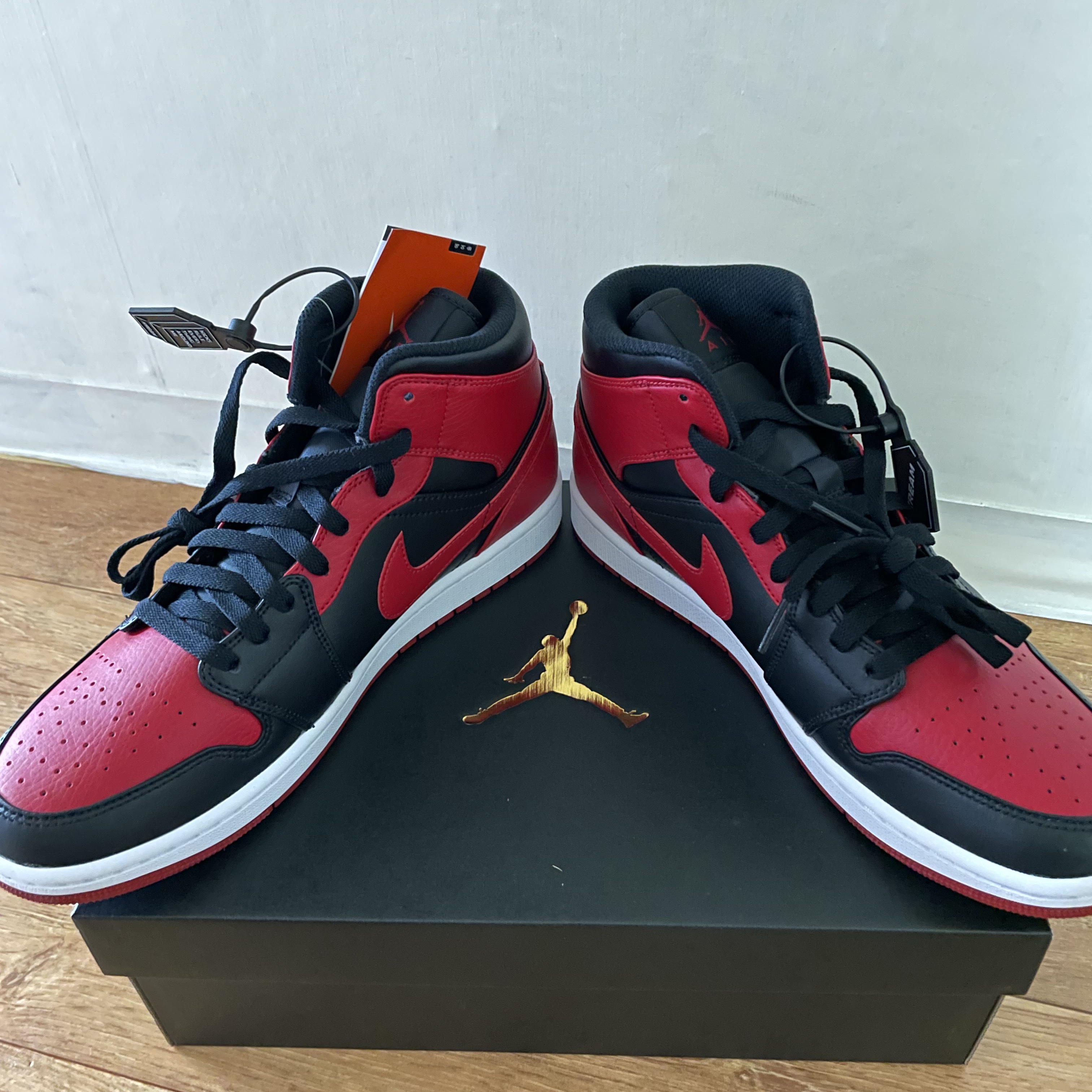 Jordan 1 Mid Bred Banned 2020 착용 스타일 - 3