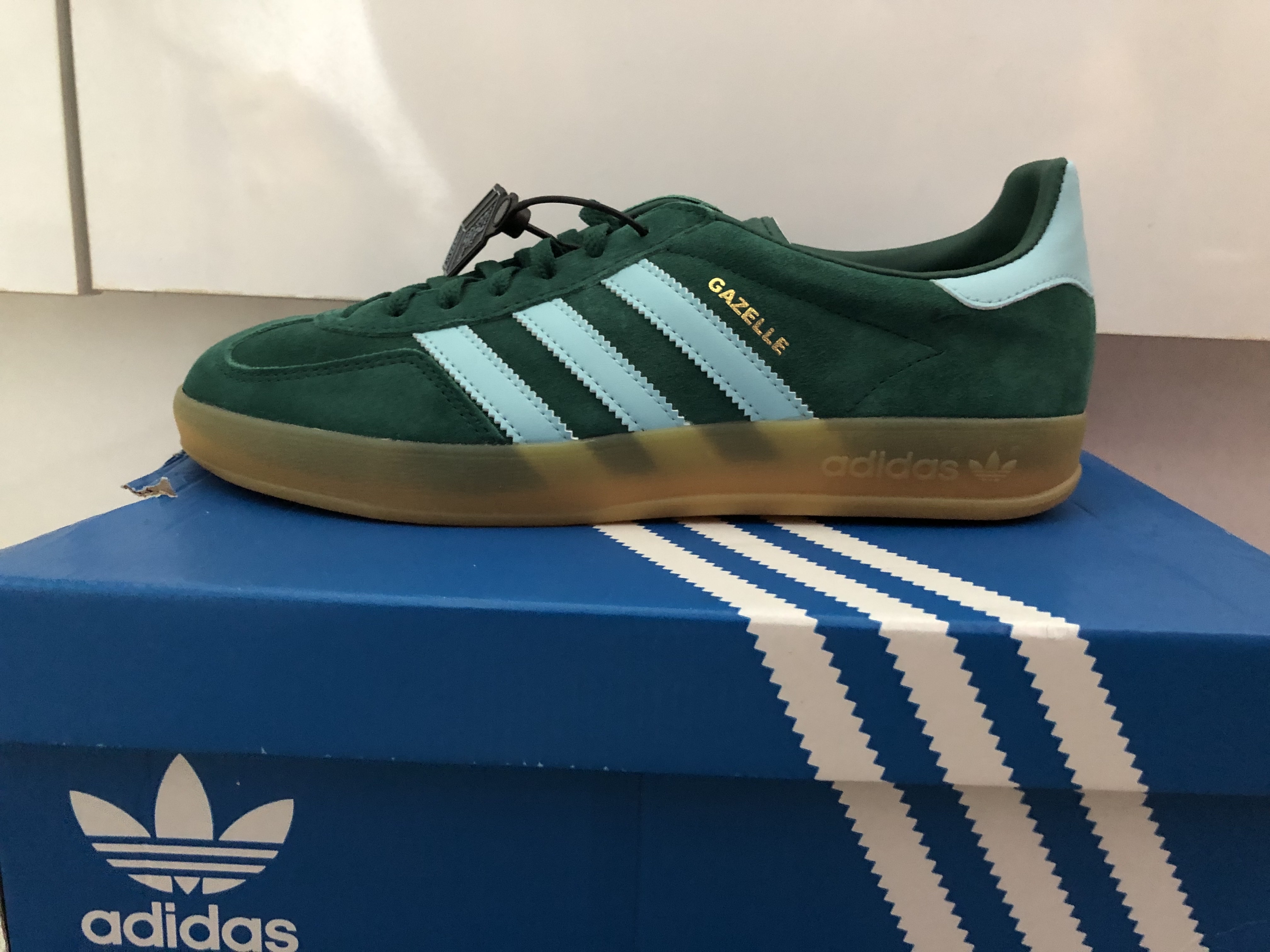 Adidas Gazelle Indoor Collegiate Green Hazy Sky 착용 스타일
