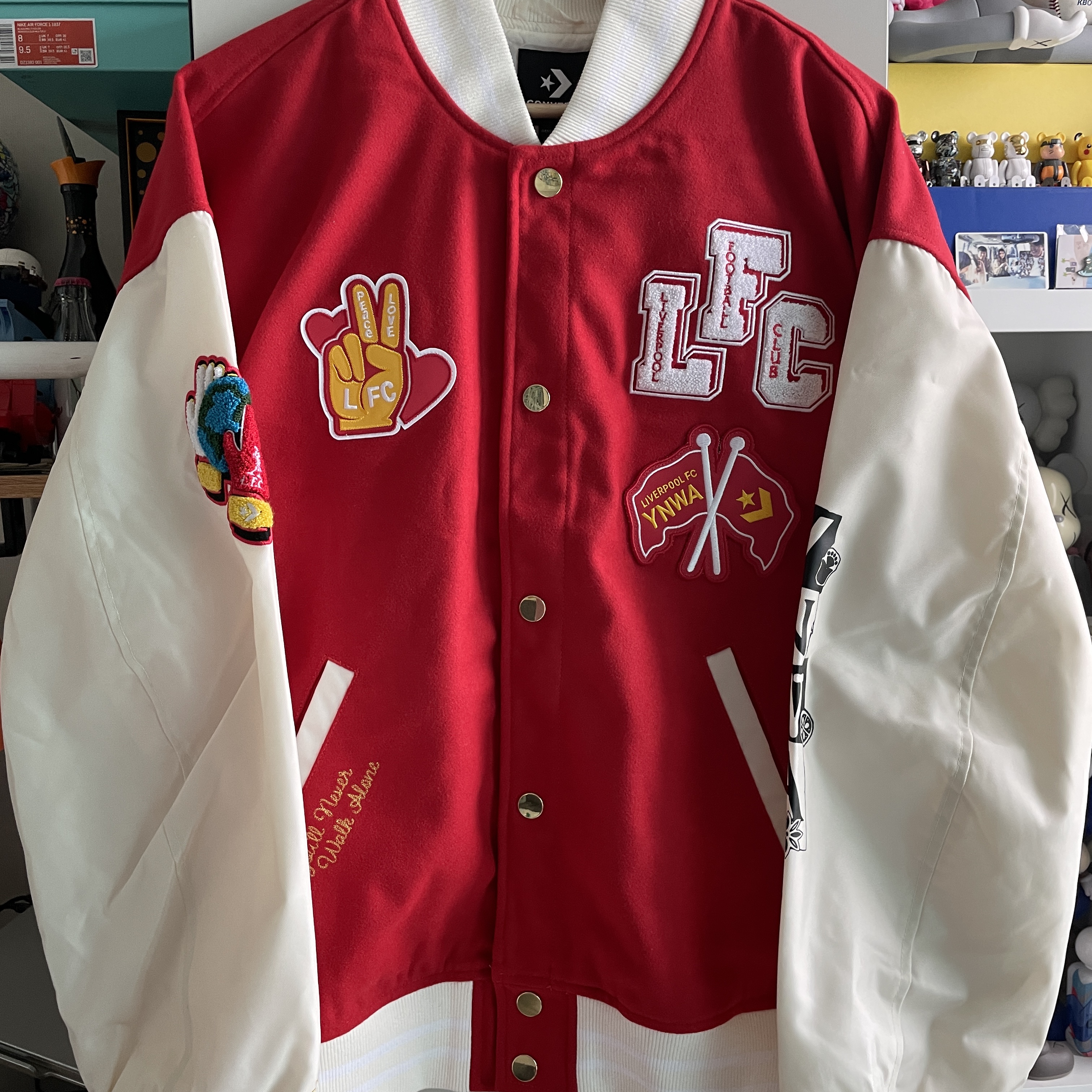 Converse x Liverpool FC Woven Varsity Jacket Tomato 착용 스타일 - 1