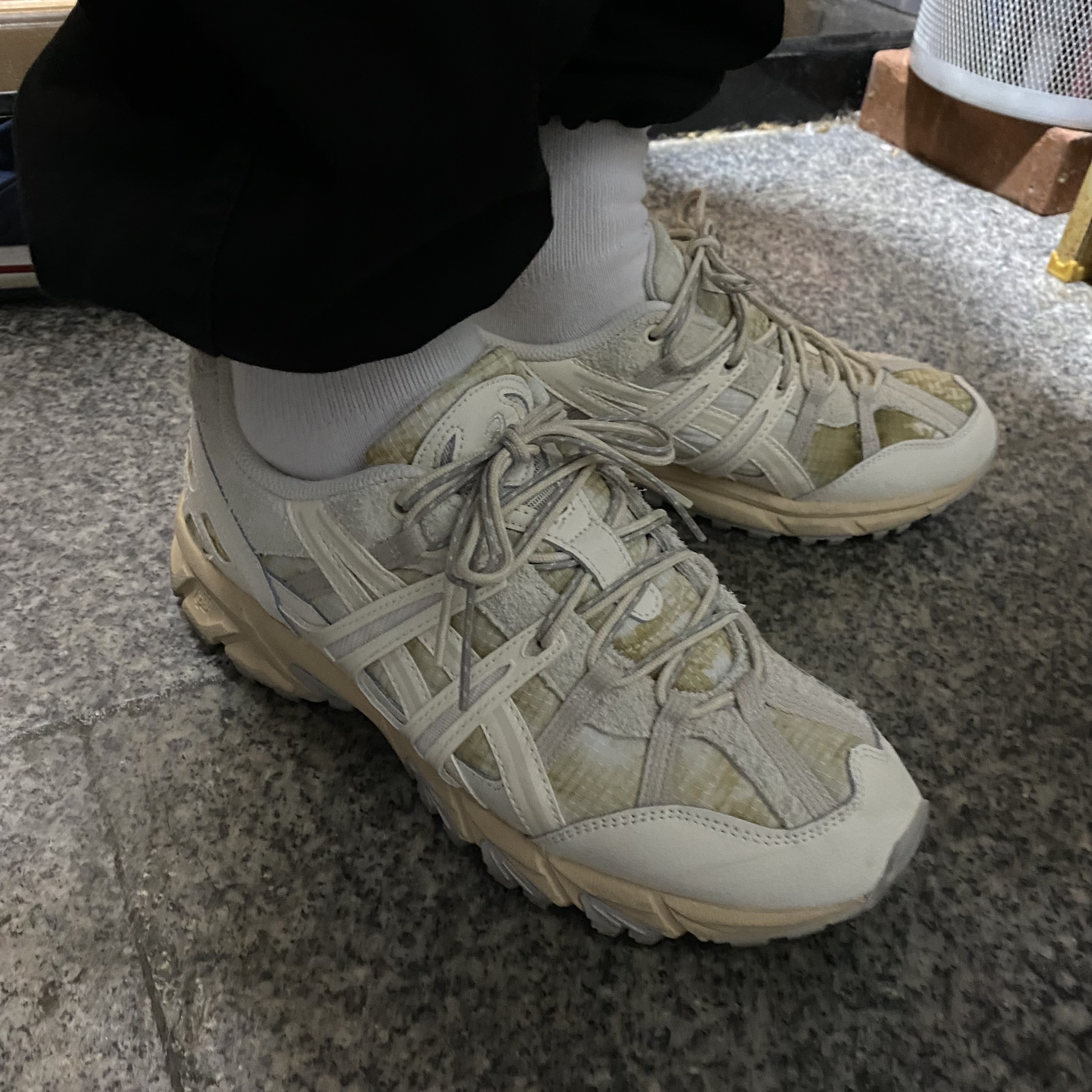 Asics Gel-Sonoma 15-50 Cream Oatmeal 착용 스타일