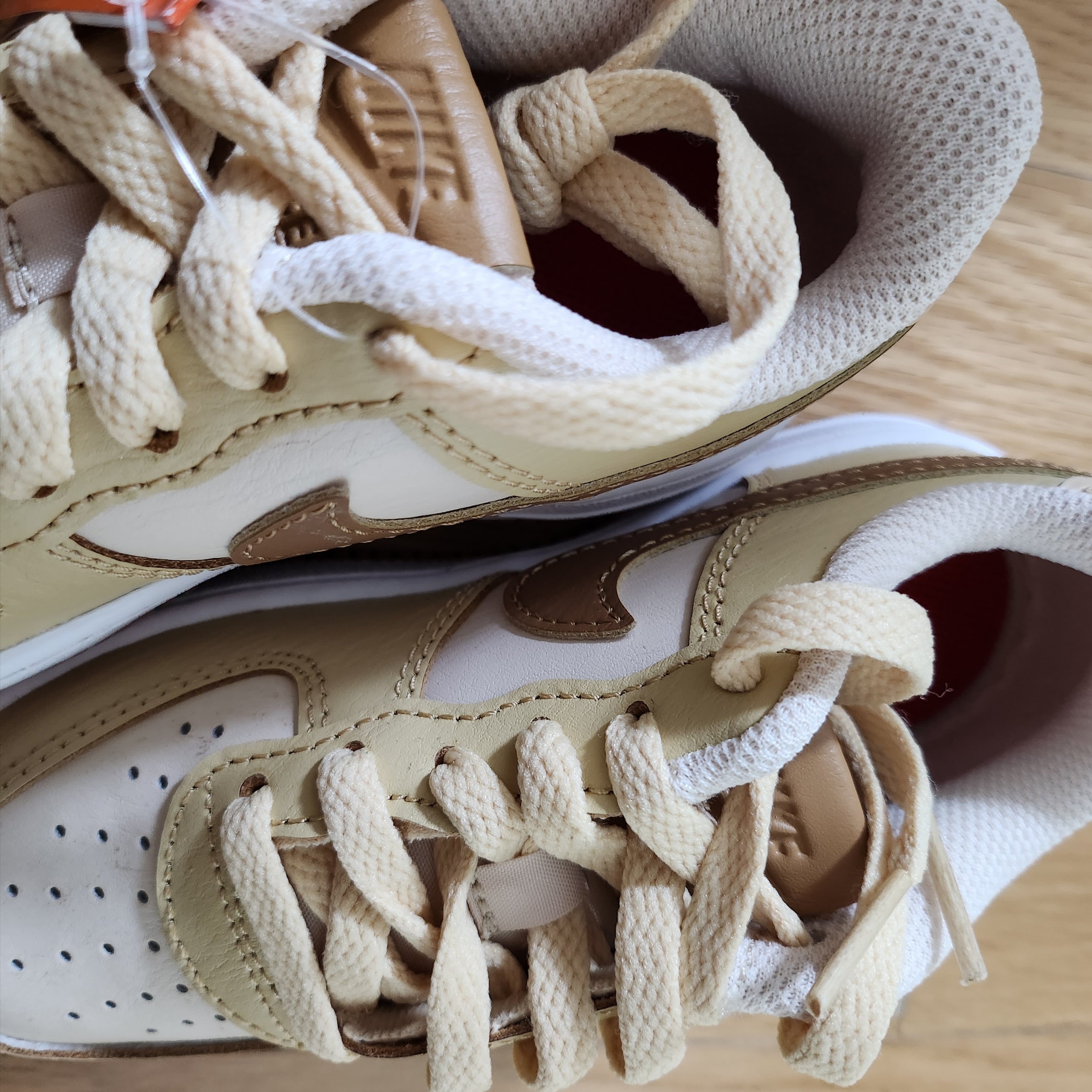 (PS) Nike Force 1 LV8 Pearl White Ale Brown 착용 스타일 - 4