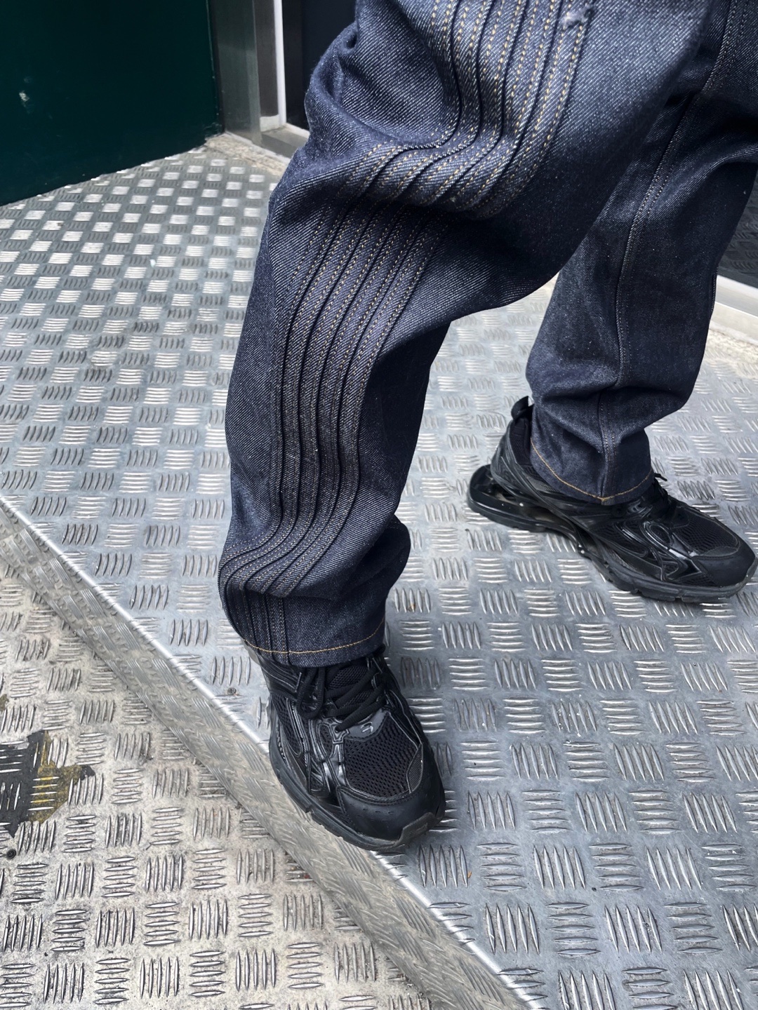 Balenciaga X-Pander Sneakers Black, Yeezy Gap Engineered By Balenciaga Flame Cap Black 착용 스타일 - 2