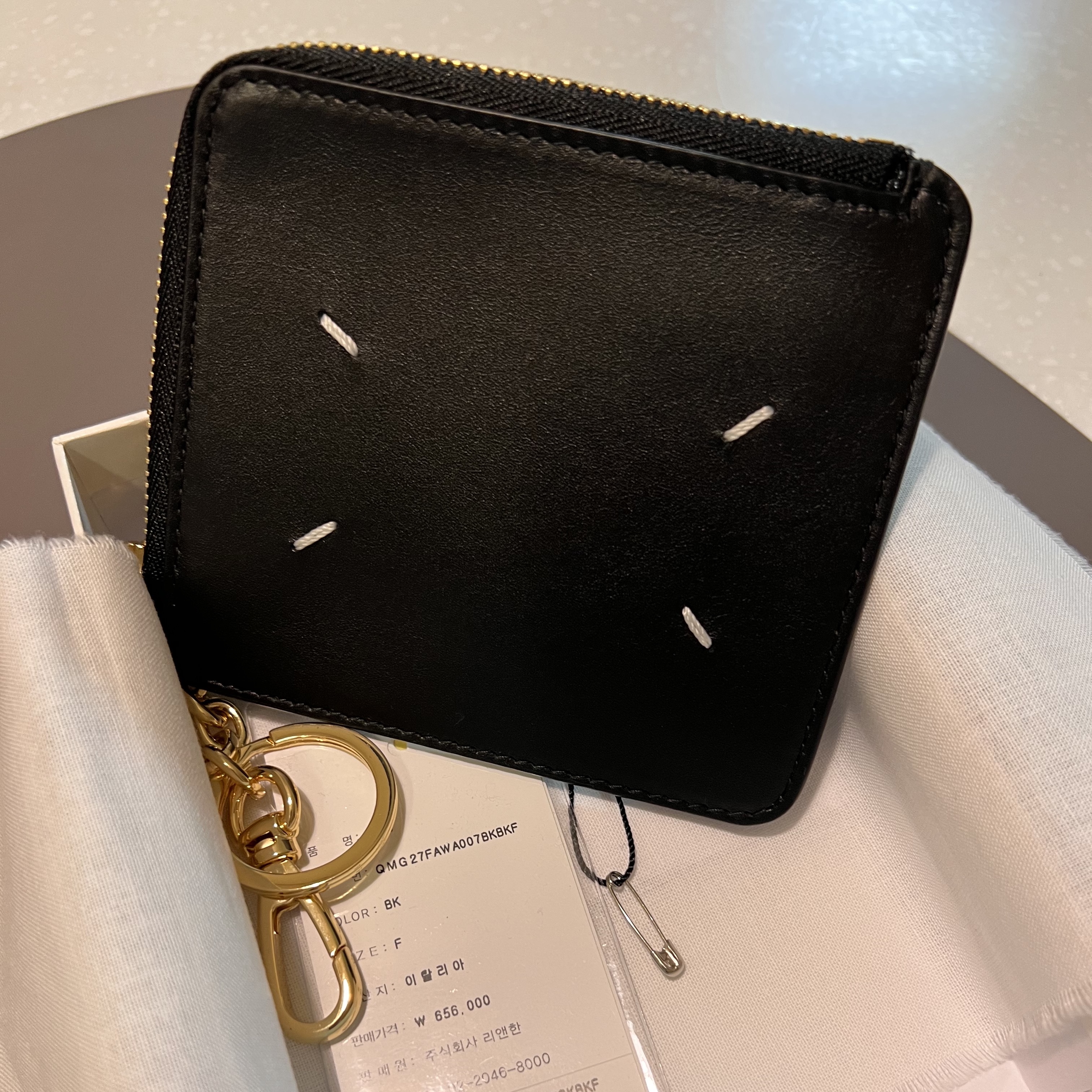 Maison Margiela Soft Calfskin Keychain Wallet Black 착용 스타일 - 2