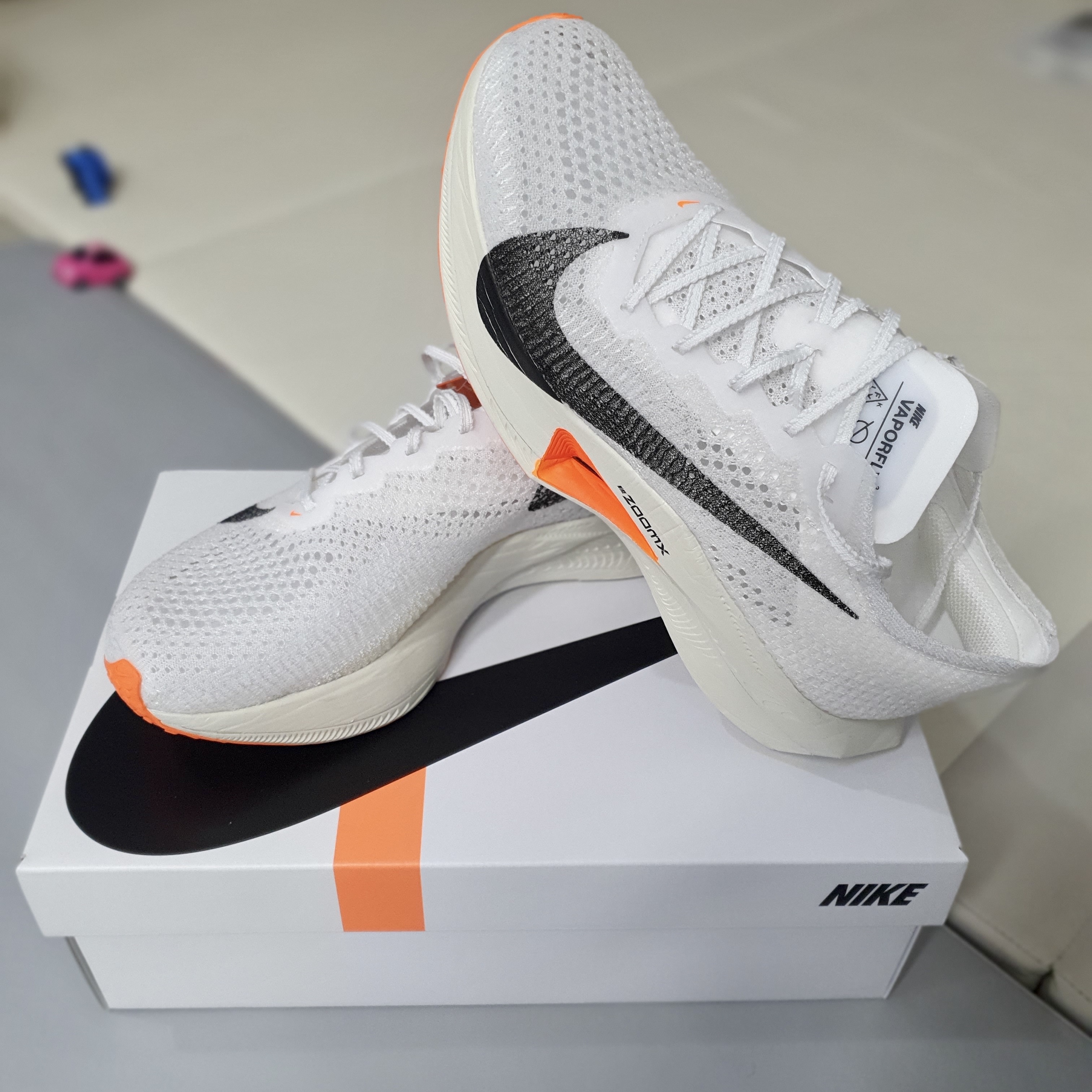 Nike ZoomX Vaporfly Next% 3 Prototype White 착용 스타일 - 2