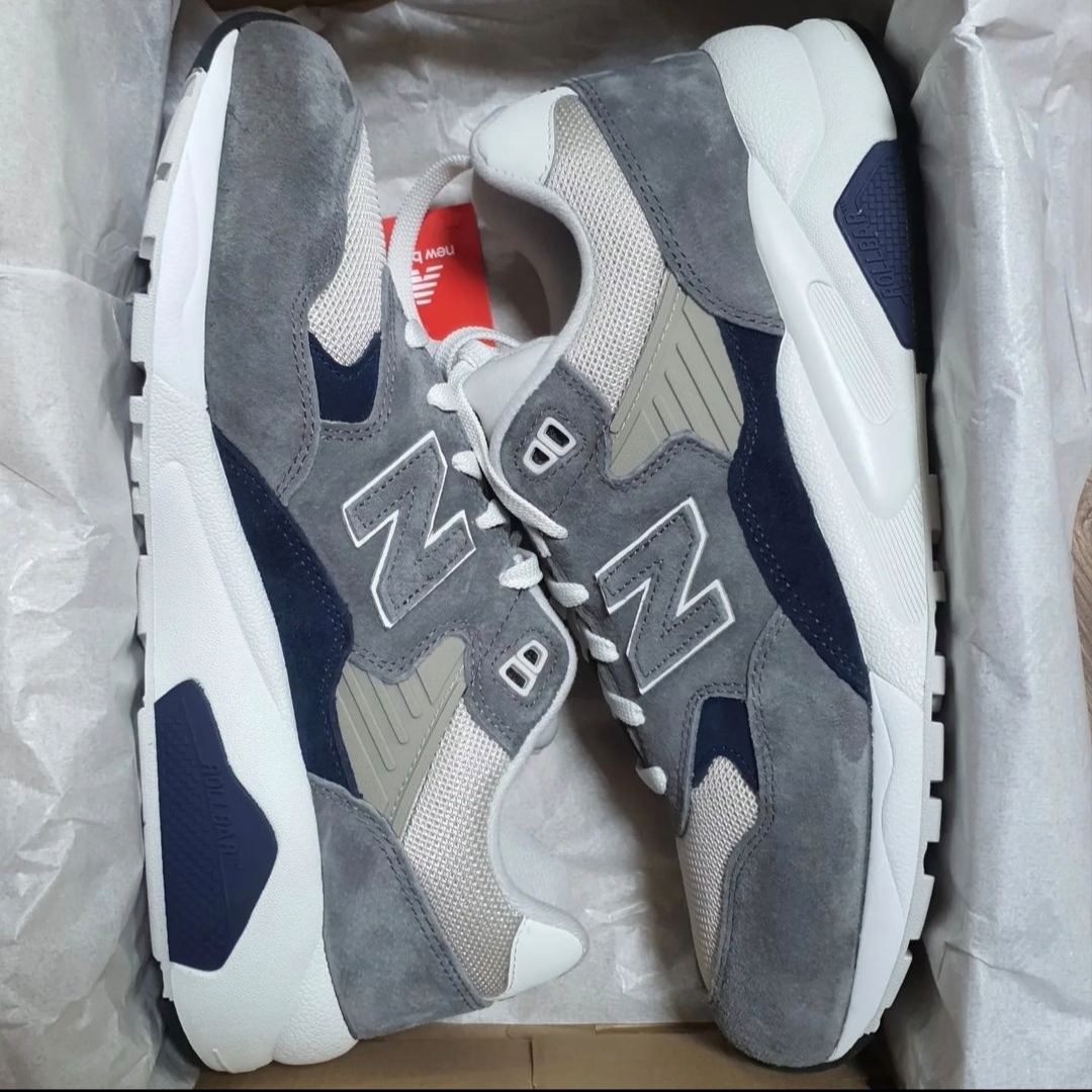 New Balance 580 Dark Grey Navy 착용 스타일