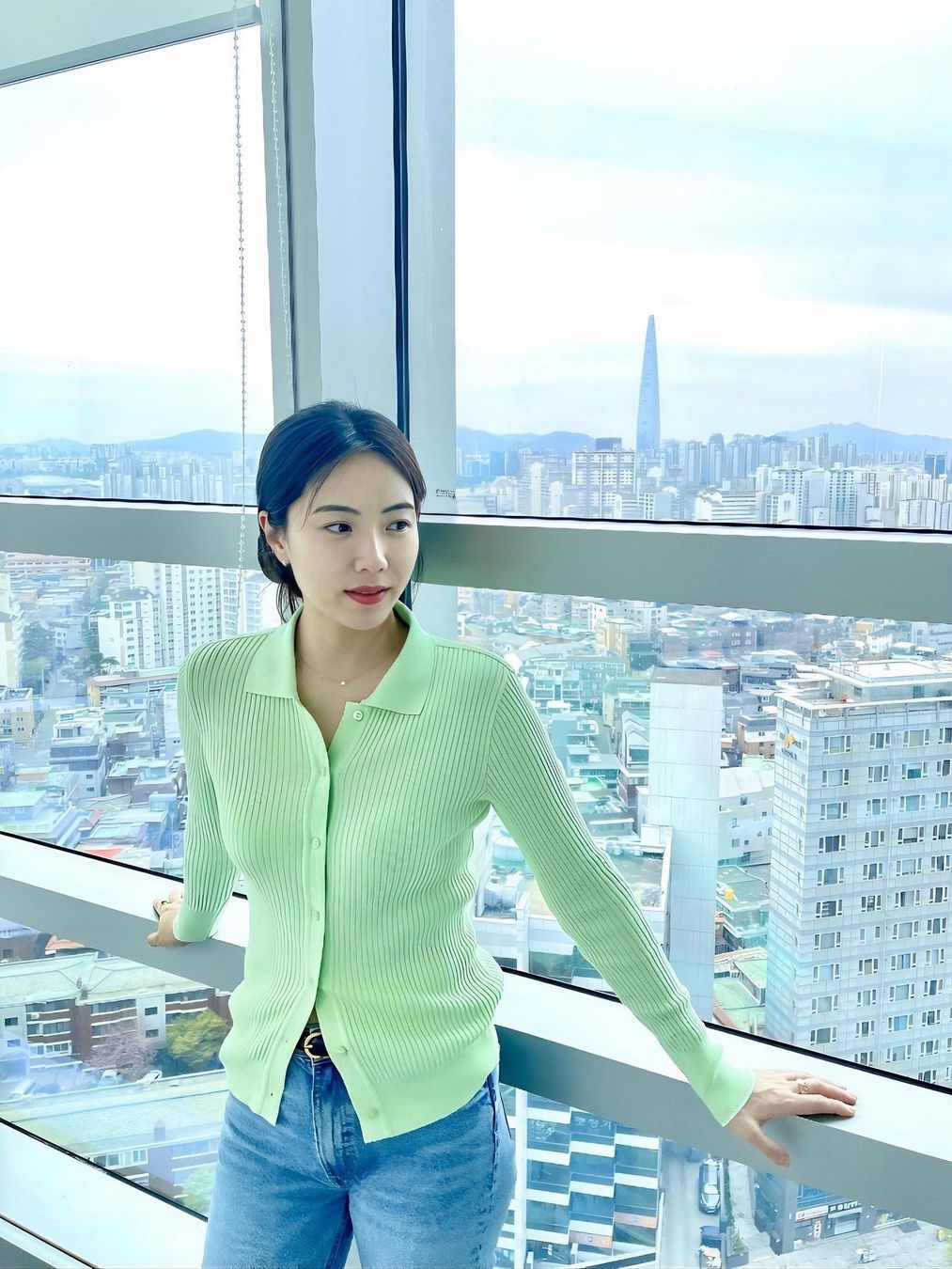 [KREAM 단독] Haveless Women Linda Modal Blend Cardigan Lime 착용 스타일