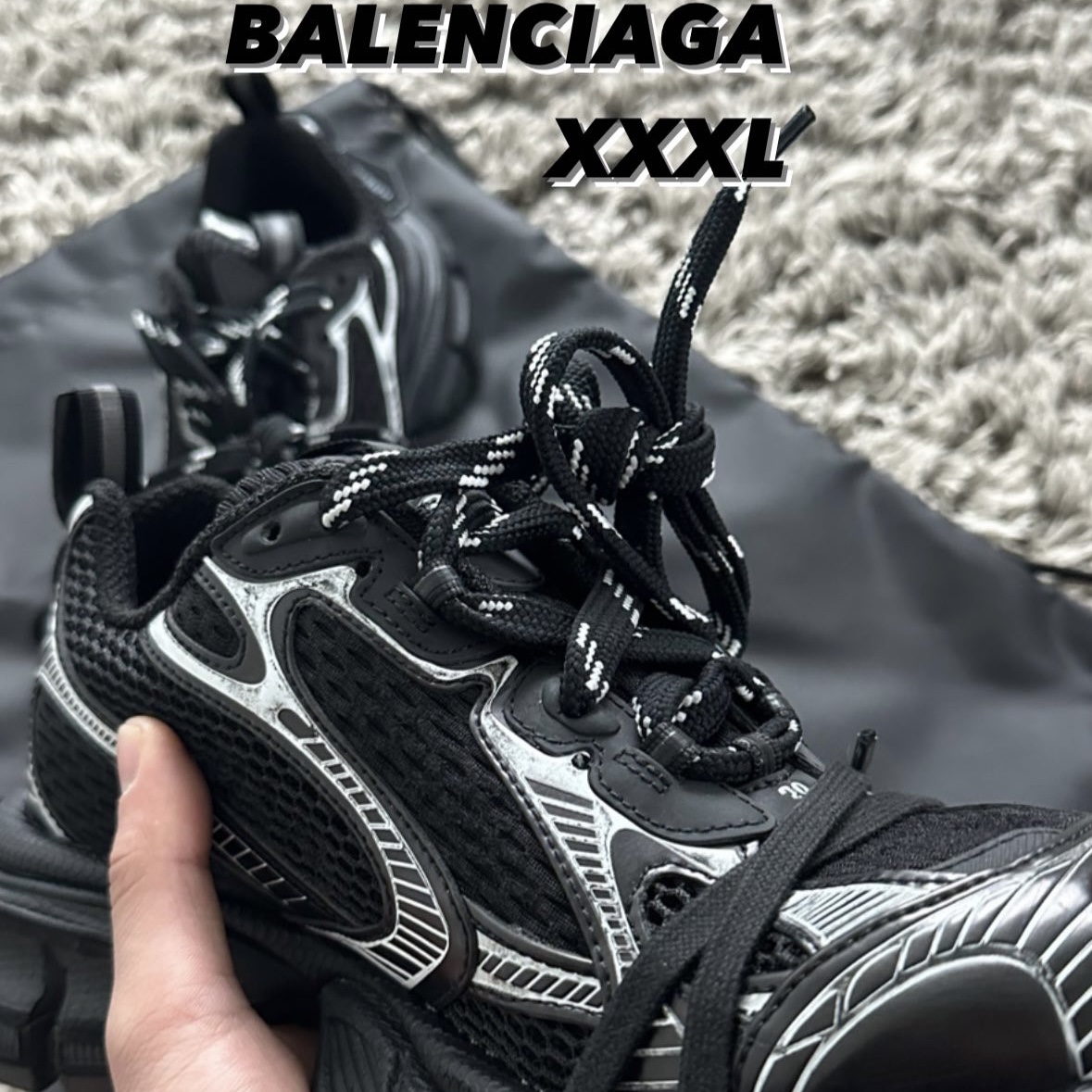 Balenciaga 3XL Sneakers Black White 착용 스타일