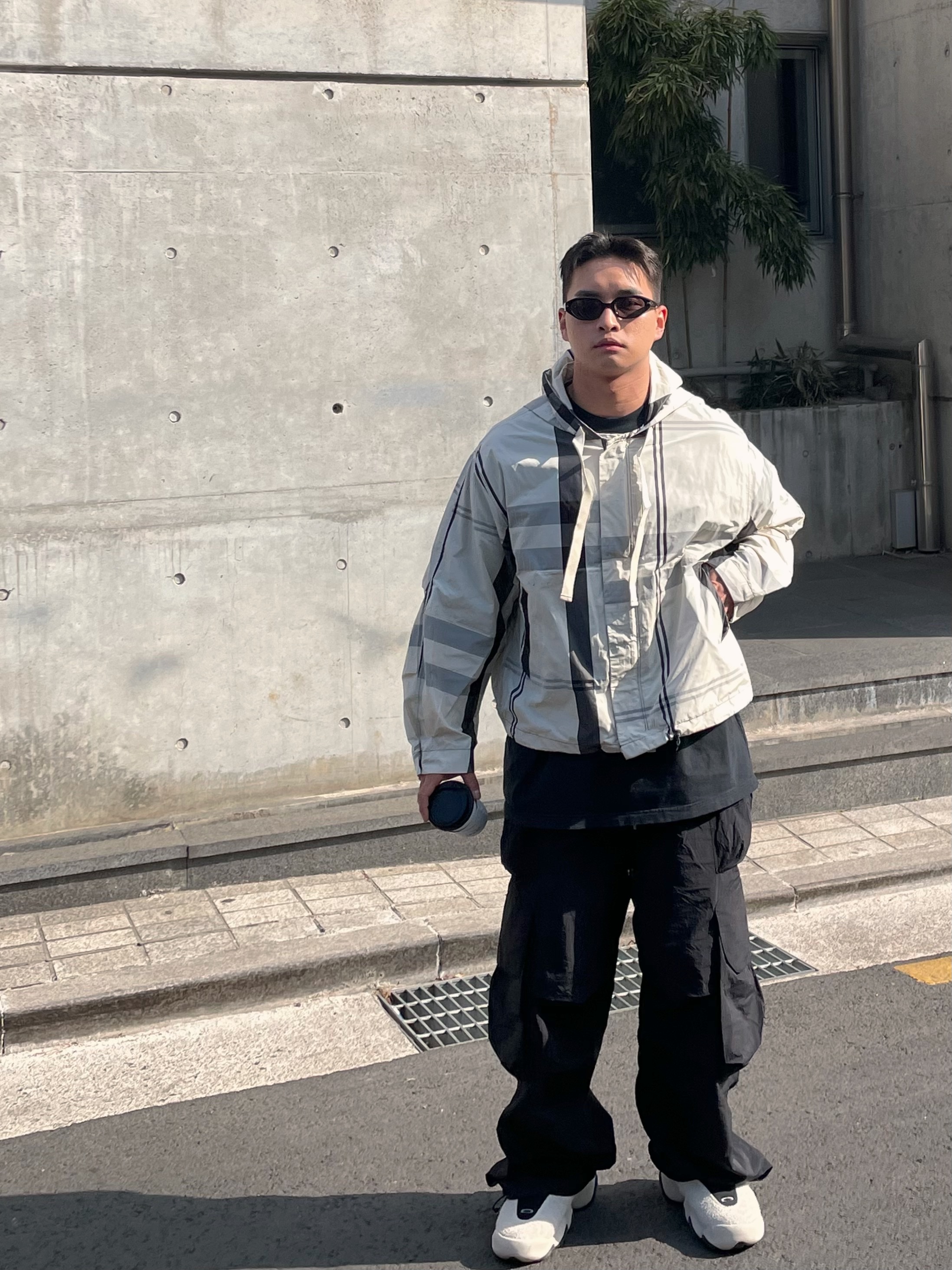 Oakley Factory Team x Brain Dead Flesh Milk Black 착용 스타일