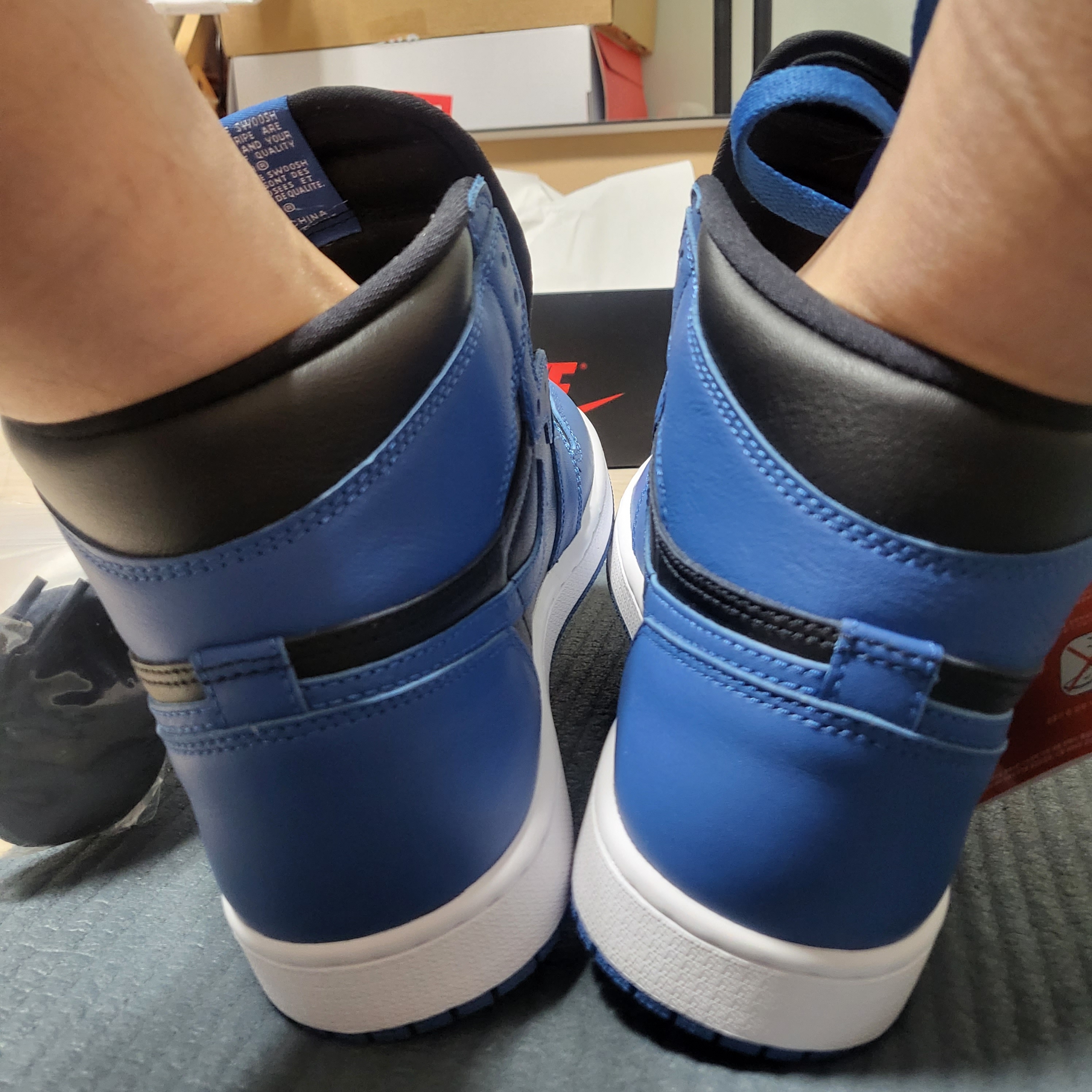 Jordan 1 Retro High OG Dark Marina Blue 착용 스타일 - 3
