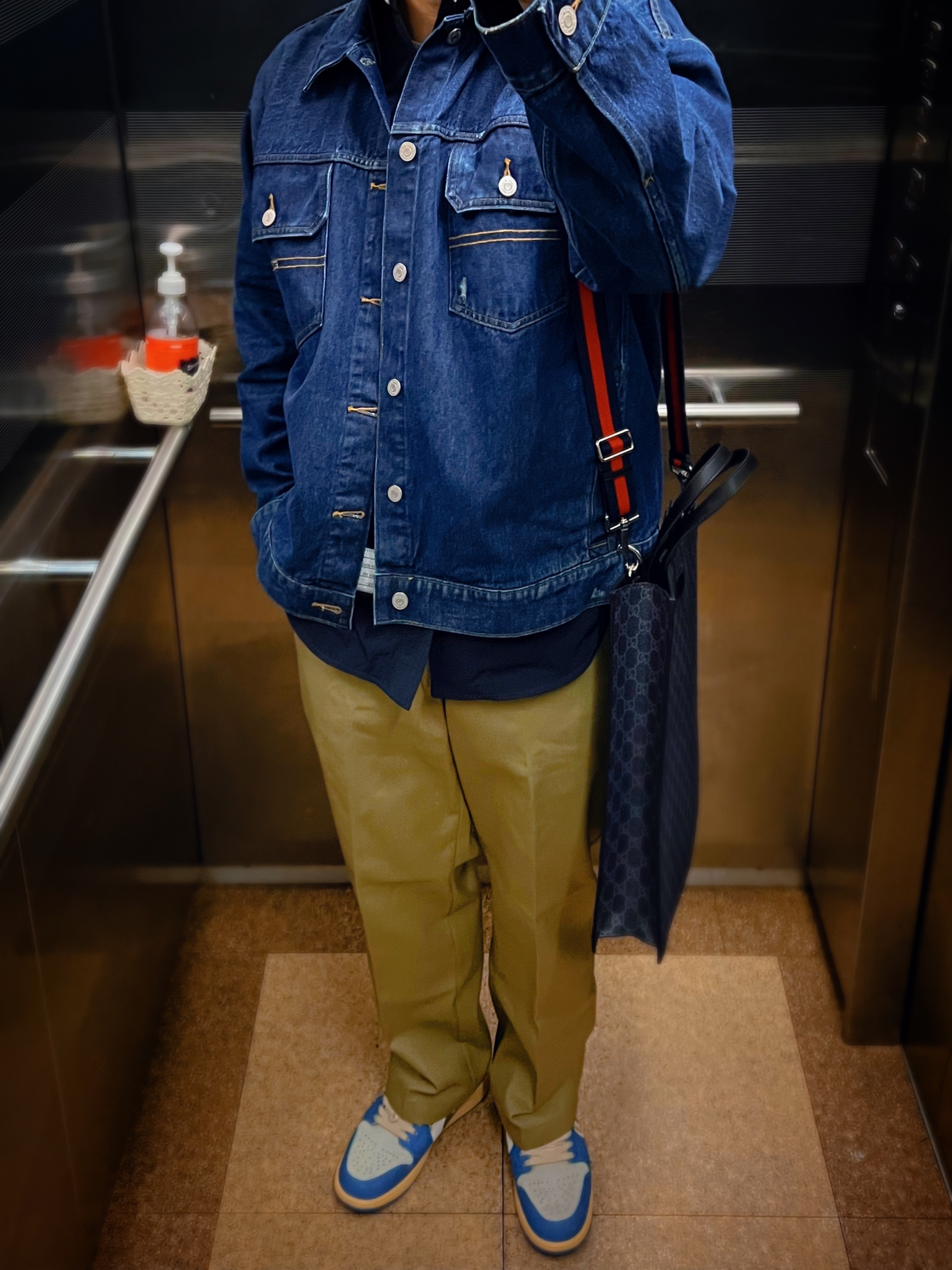 Jordan 1 Low SE Tokyo 96, Gucci GG Tote Bag Black Grey 착용 스타일 - 1