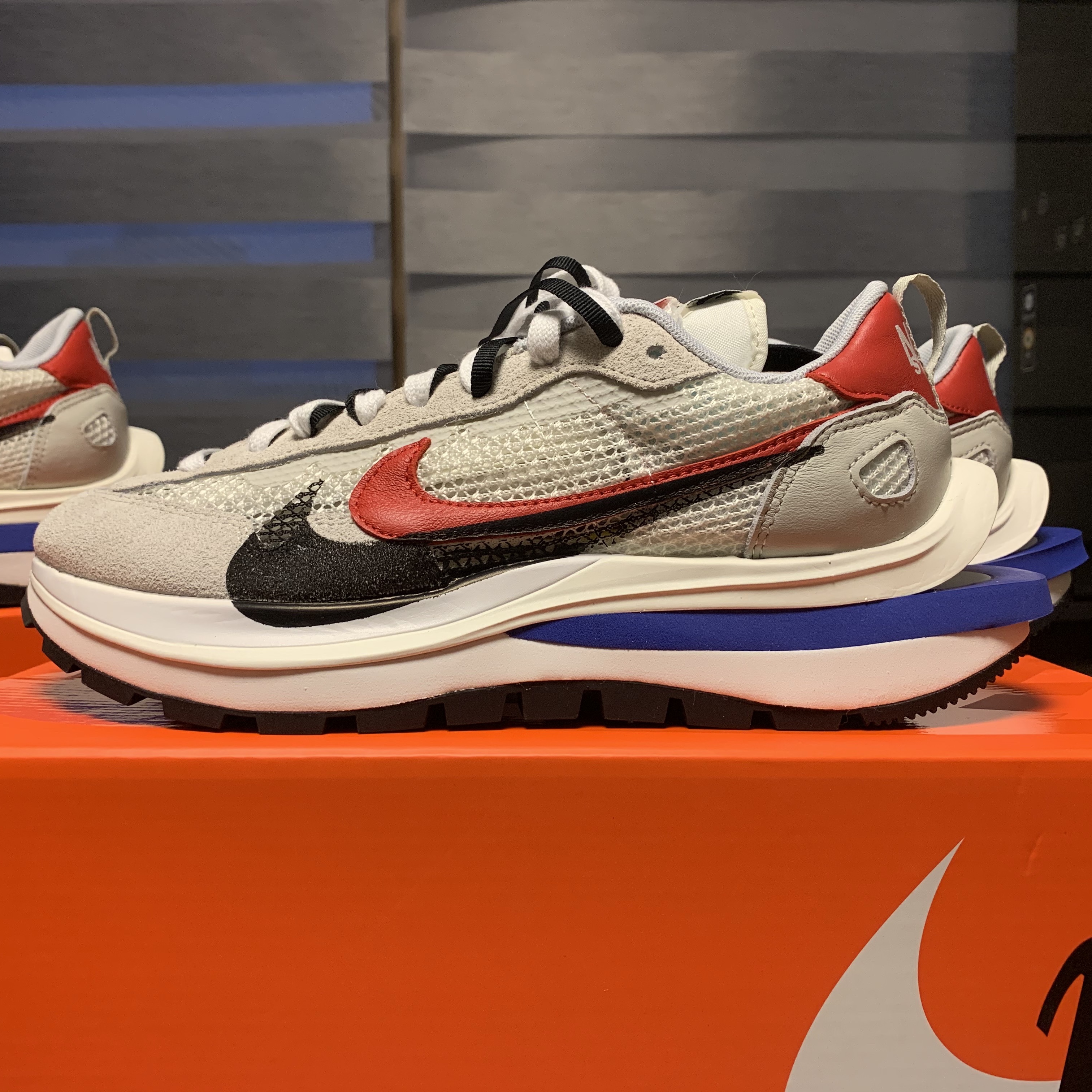 Nike x Sacai VaporWaffle Royal Fuchsia 착용 스타일
