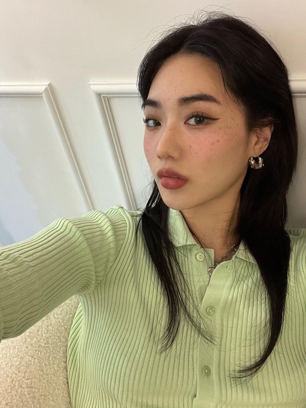 [KREAM 단독] Haveless Women Linda Modal Blend Cardigan Lime 착용 스타일
