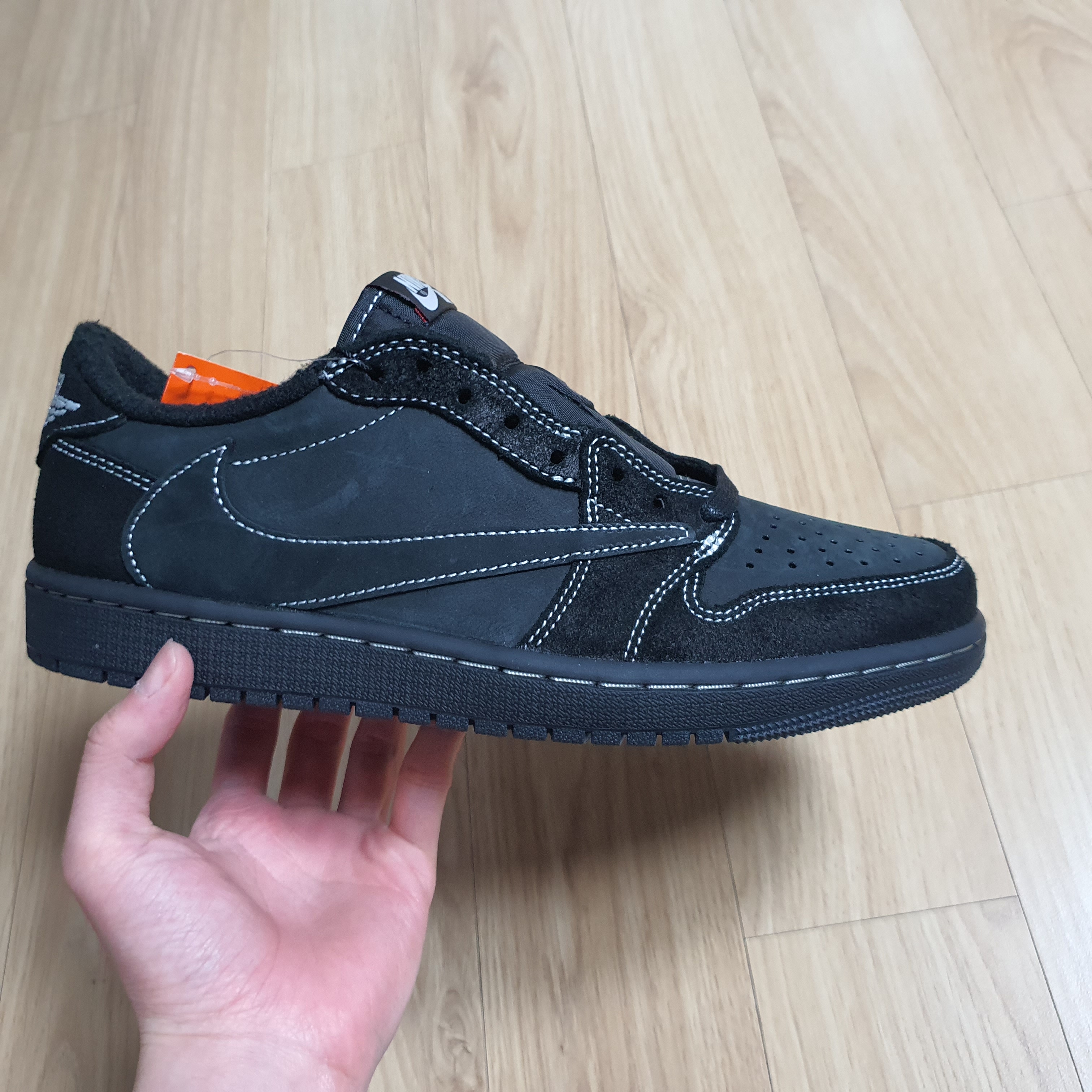 Jordan 1 x Travis Scott Retro Low OG SP Black Phantom 착용 스타일