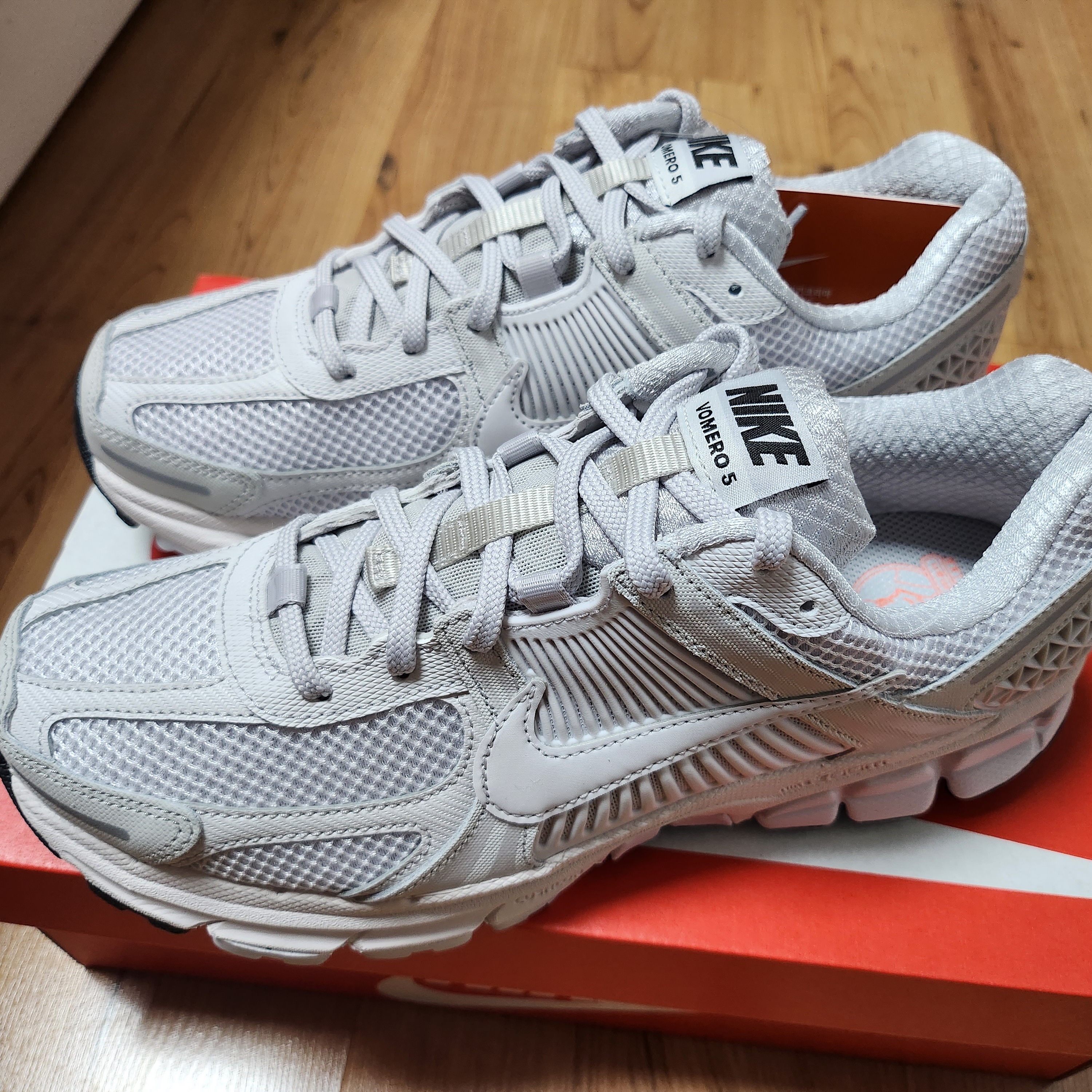 Nike Zoom Vomero 5 SP Vast Grey 2023 착용 스타일 - 2