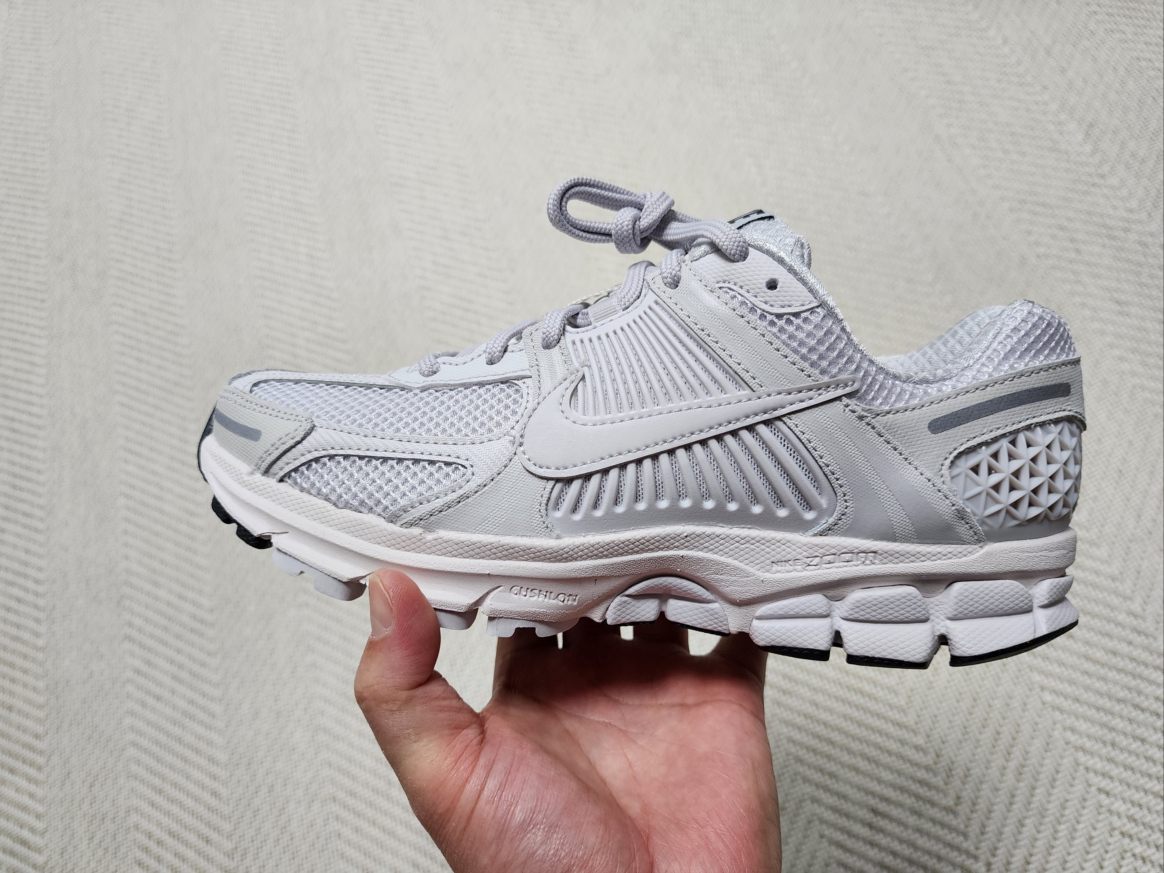 Nike Zoom Vomero 5 SP Vast Grey 2023 착용 스타일 - 2