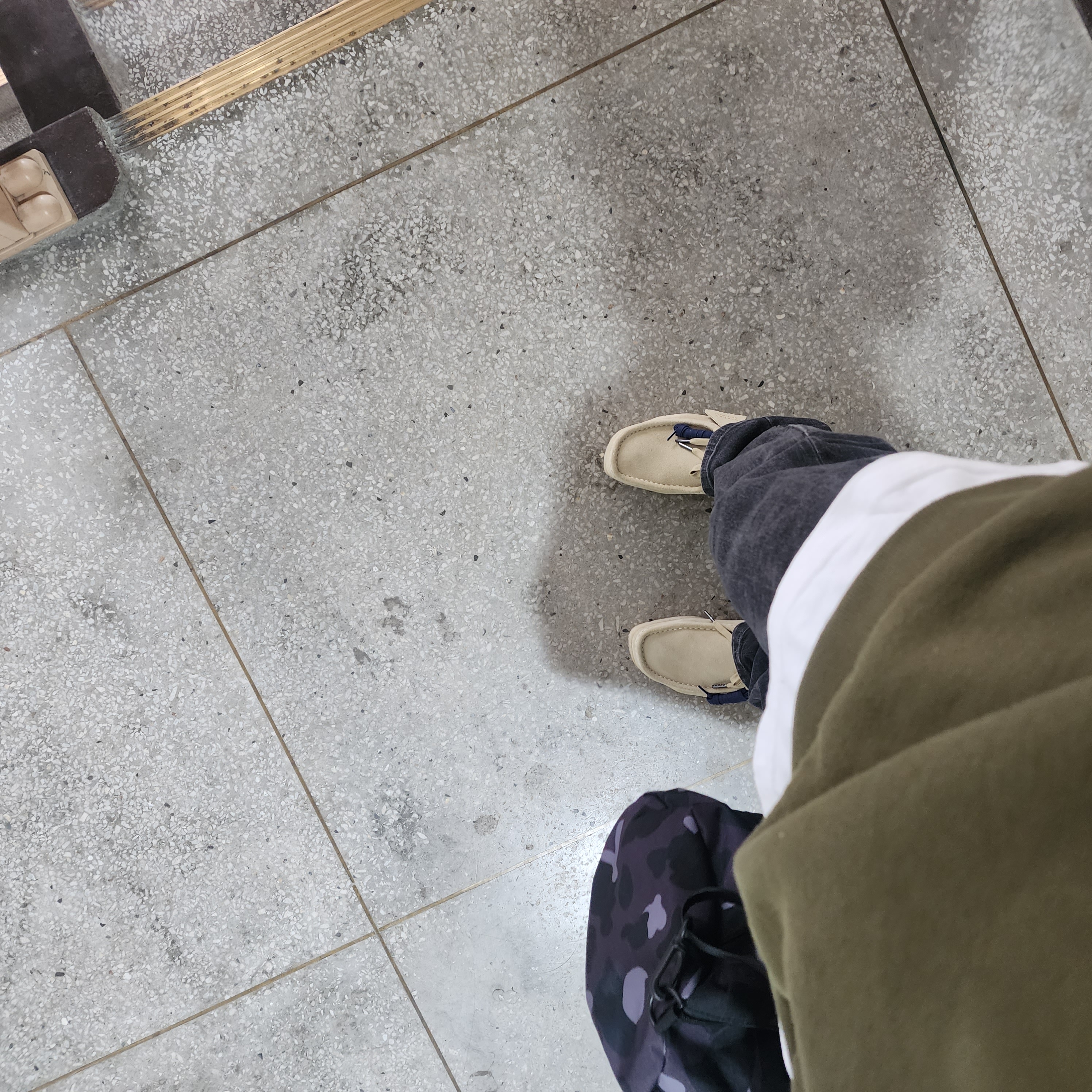 Clarks Wallabee Maple Suede 착용 스타일