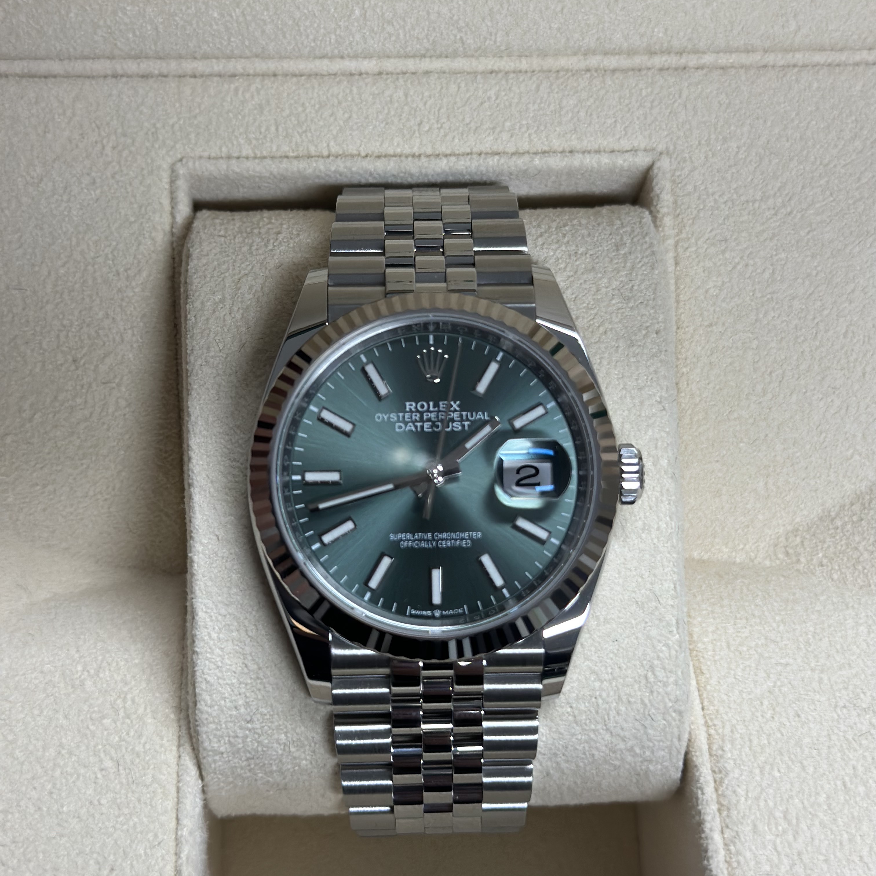 Rolex Datejust 36mm 126234 Mint Green Jubilee 착용 스타일