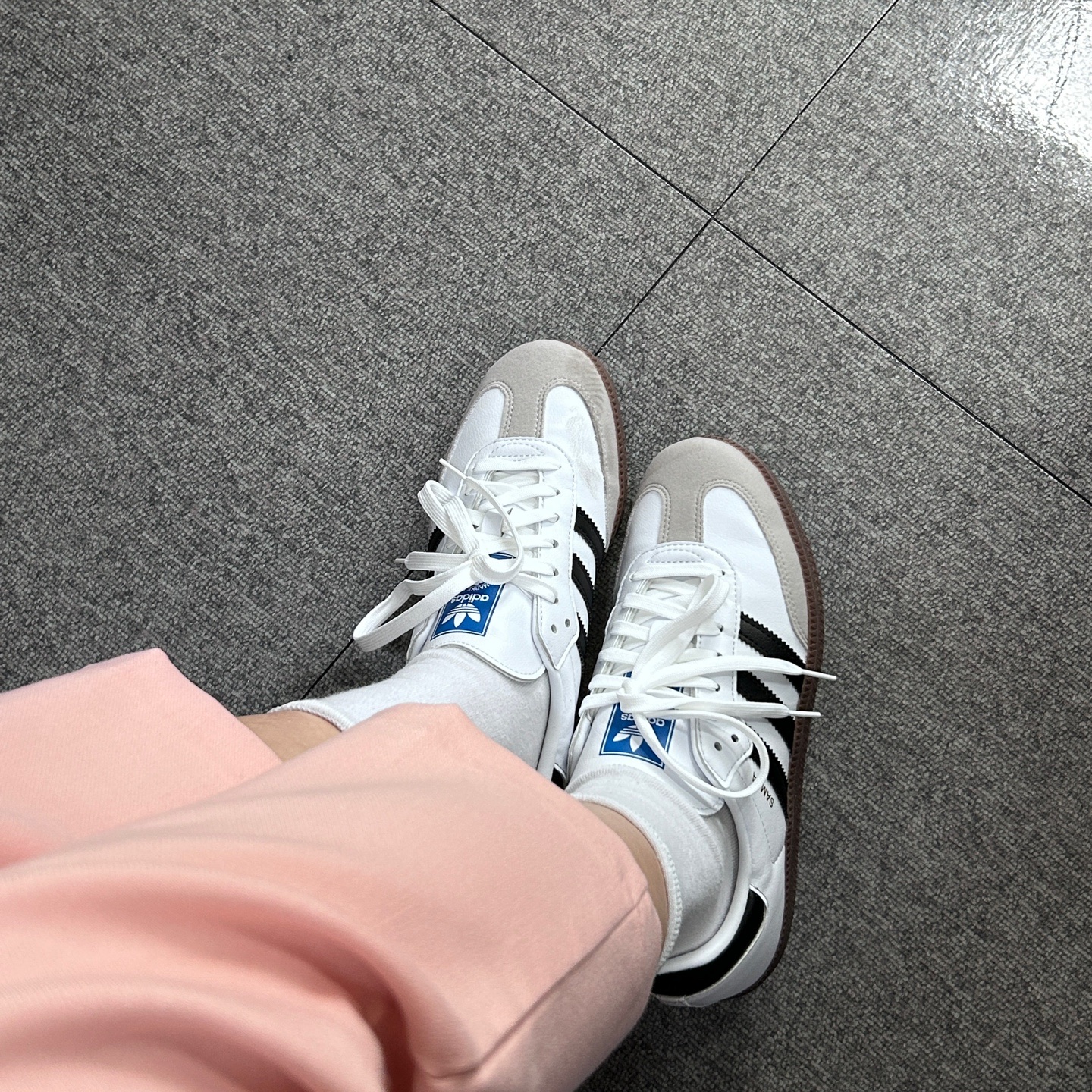 Adidas Samba Vegan White Black 착용 스타일 - 1