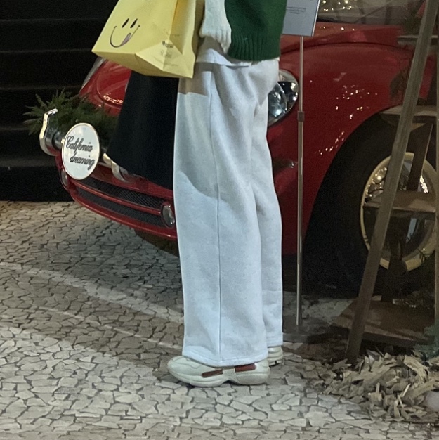 Gucci Rhyton Leather Sneakers Logo 착용 스타일