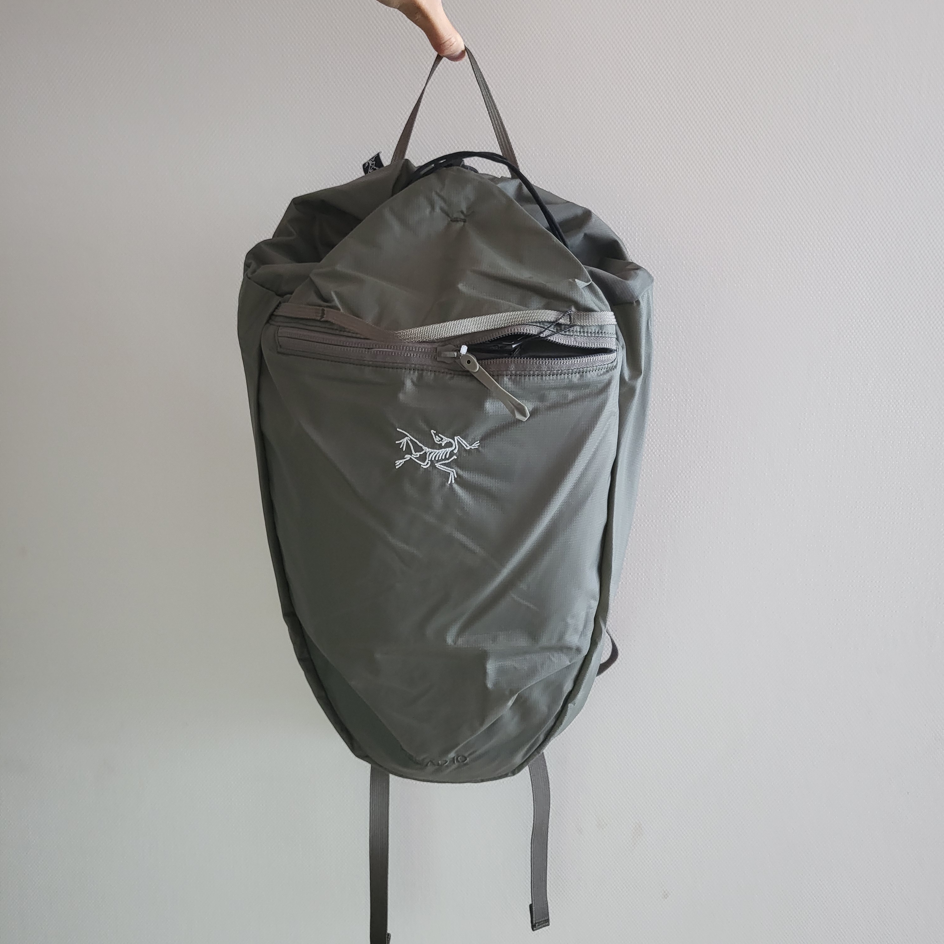 Arc'teryx Heliad 10 Backpack Forage 착용 스타일