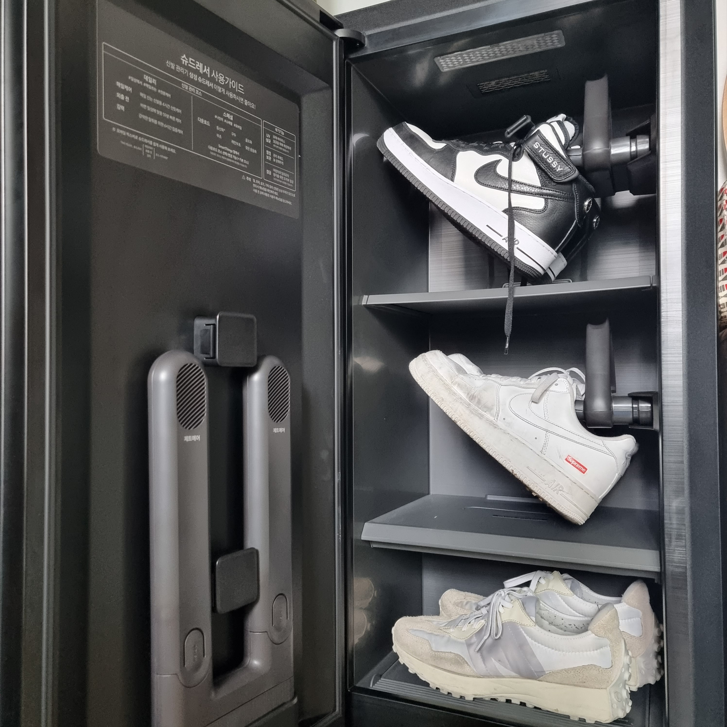 Nike x Stussy Air Force 1 '07 Mid SP Black and Light Bone, Nike x Supreme Air Force 1 Low White 착용 스타일