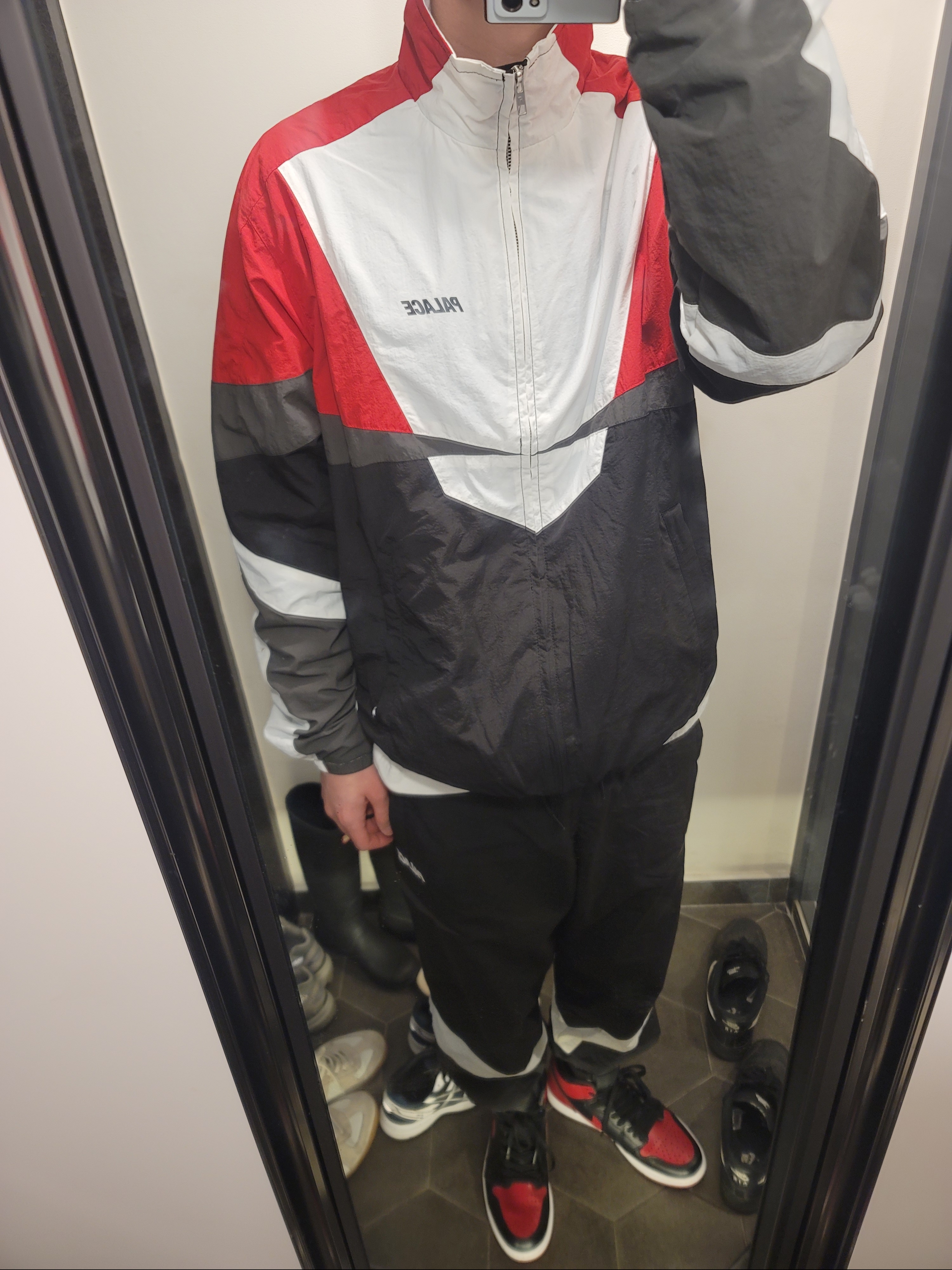 新到着新到着PALACE Panelled Shell Jacket 