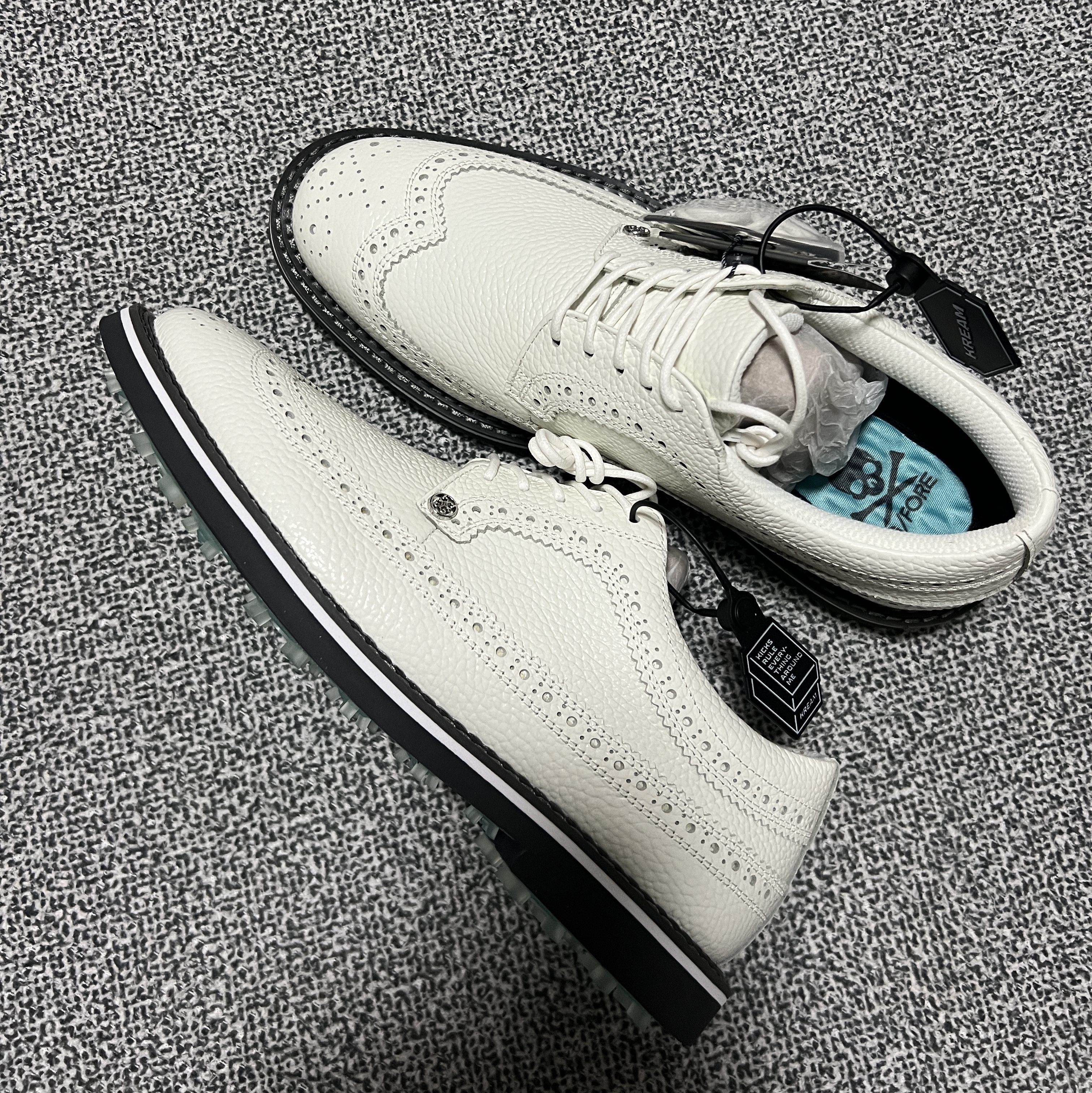 G/Fore Longwing Gallivanter Snow Charcoal 착용 스타일